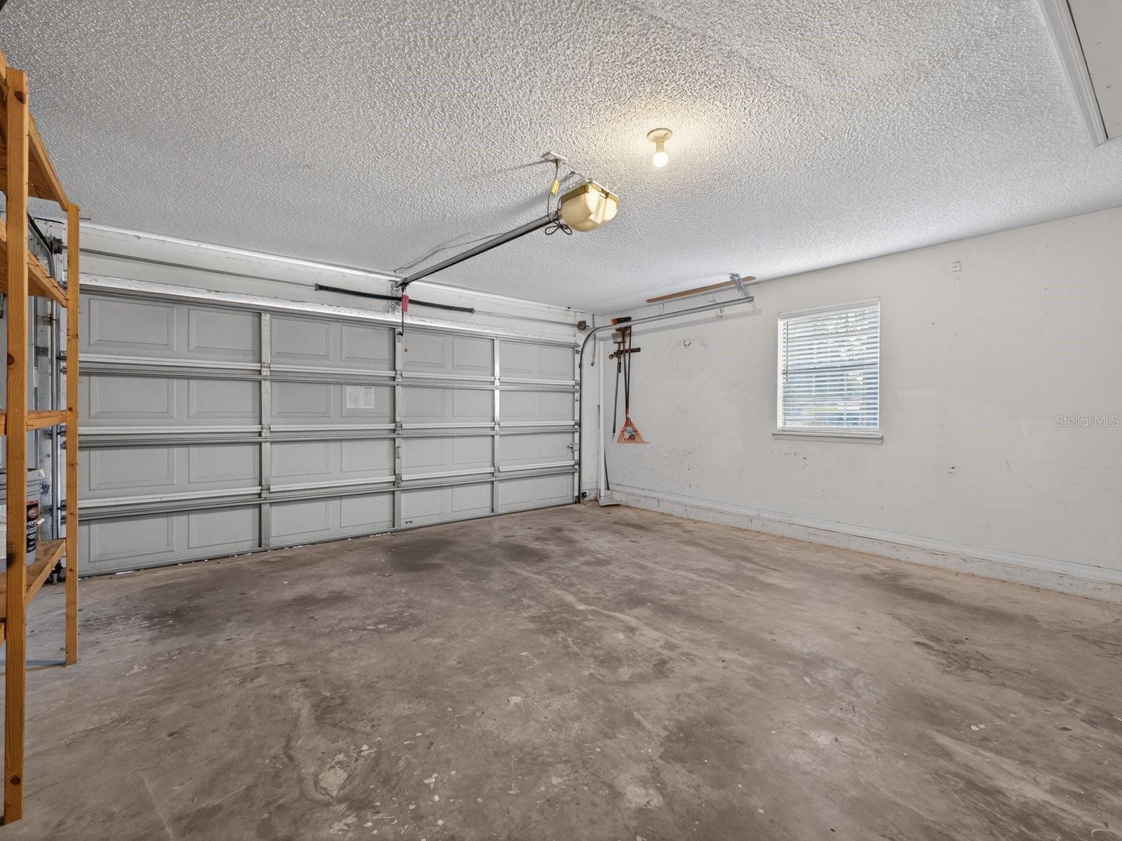 1008 ROYAL OAKS DR