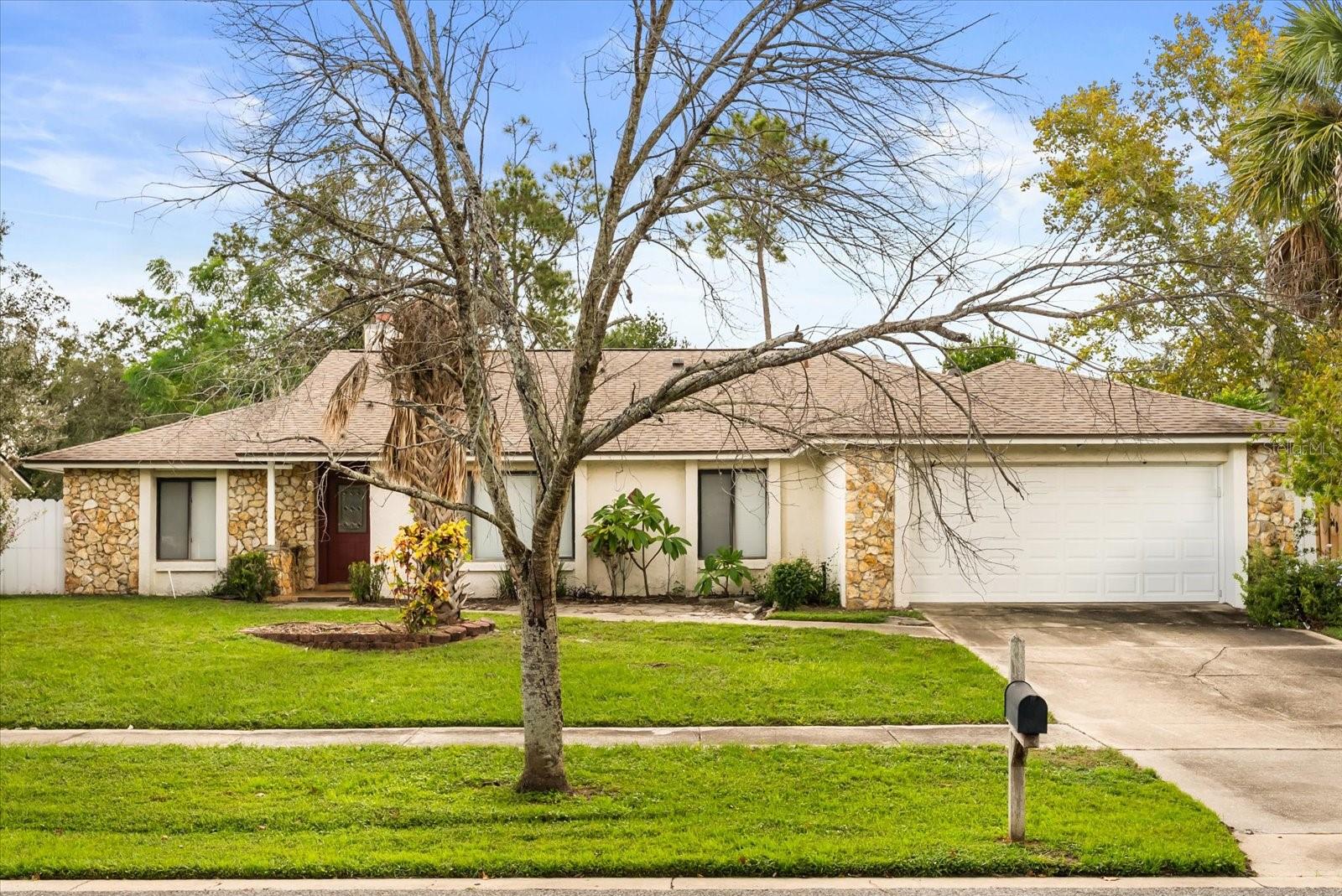 6348 EDGE O GROVE CIR