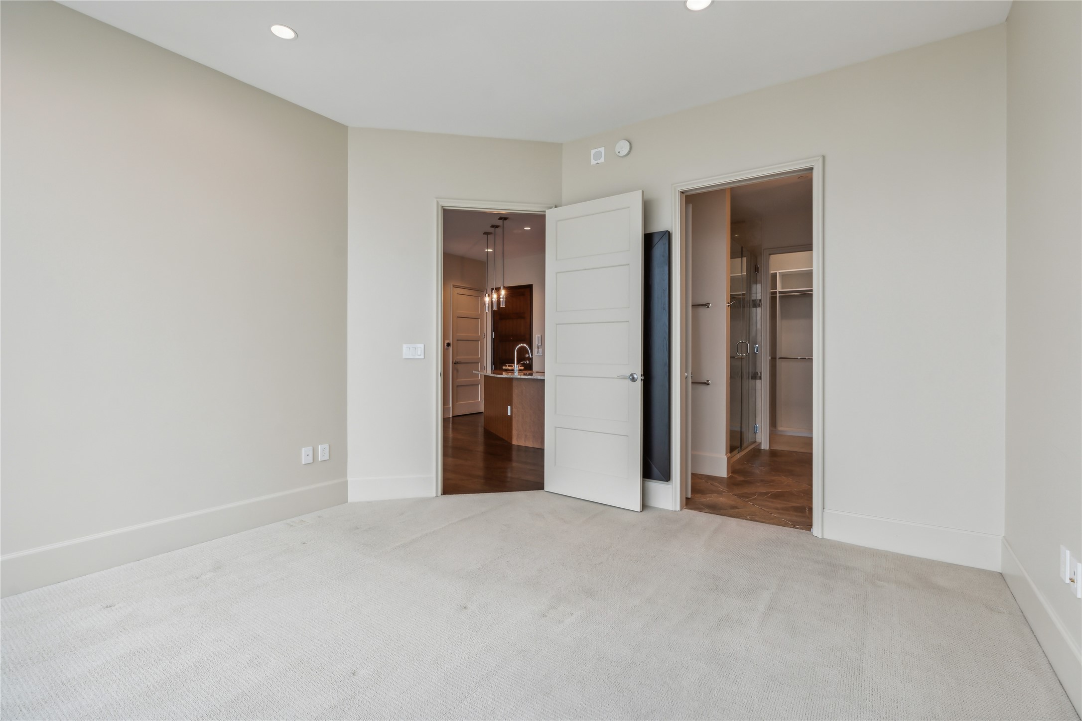 1301 Throckmorton Street 2206