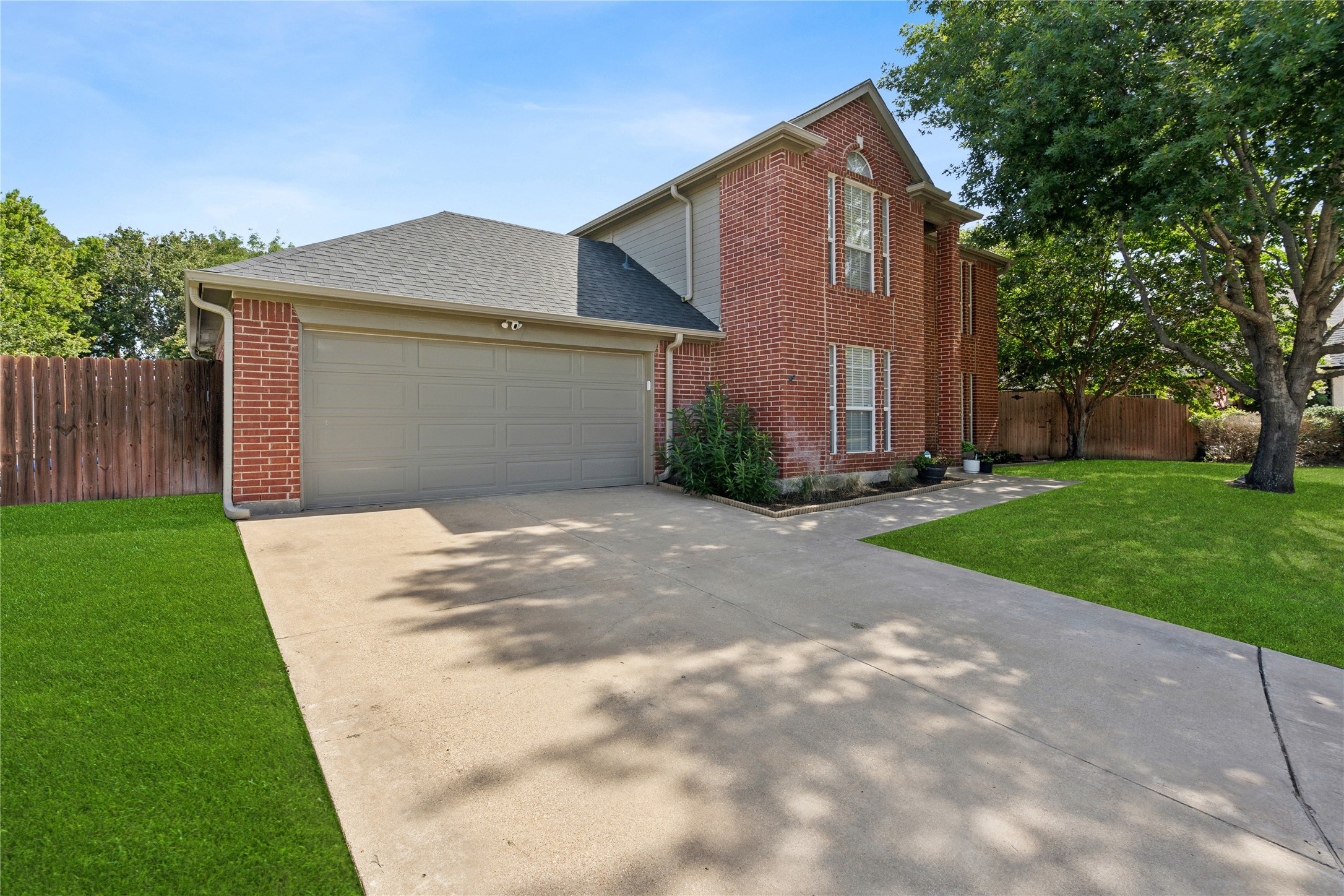 310 Aspen Court W