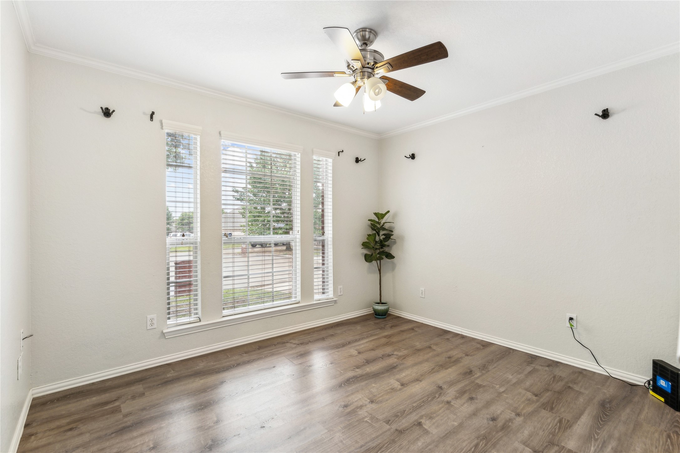 310 Aspen Court W