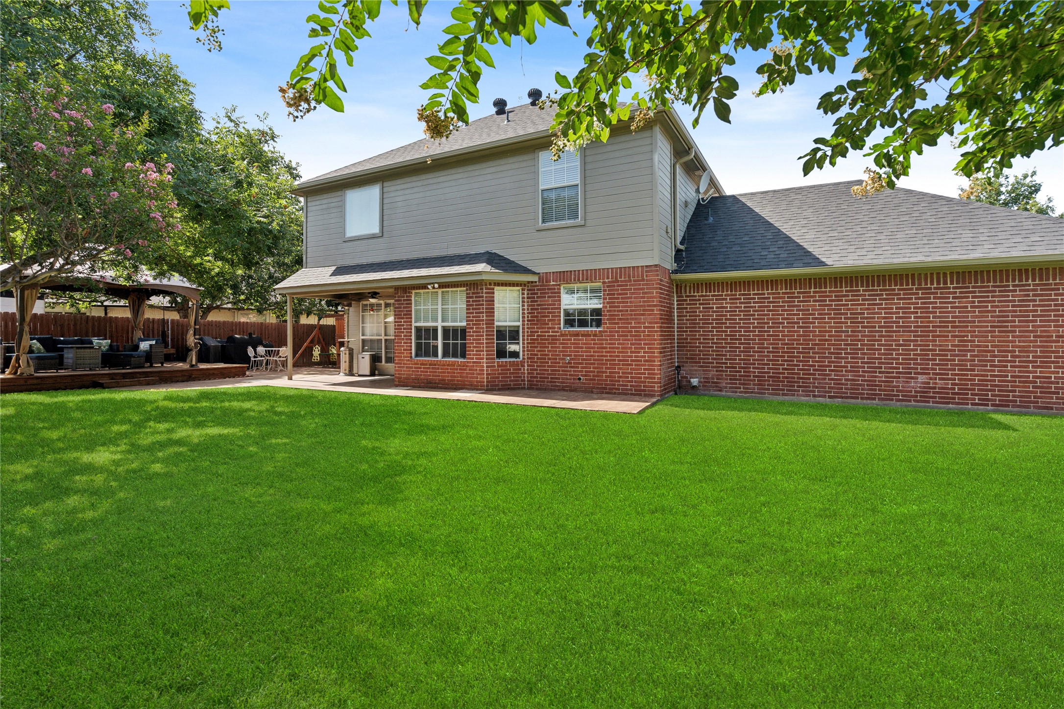310 Aspen Court W