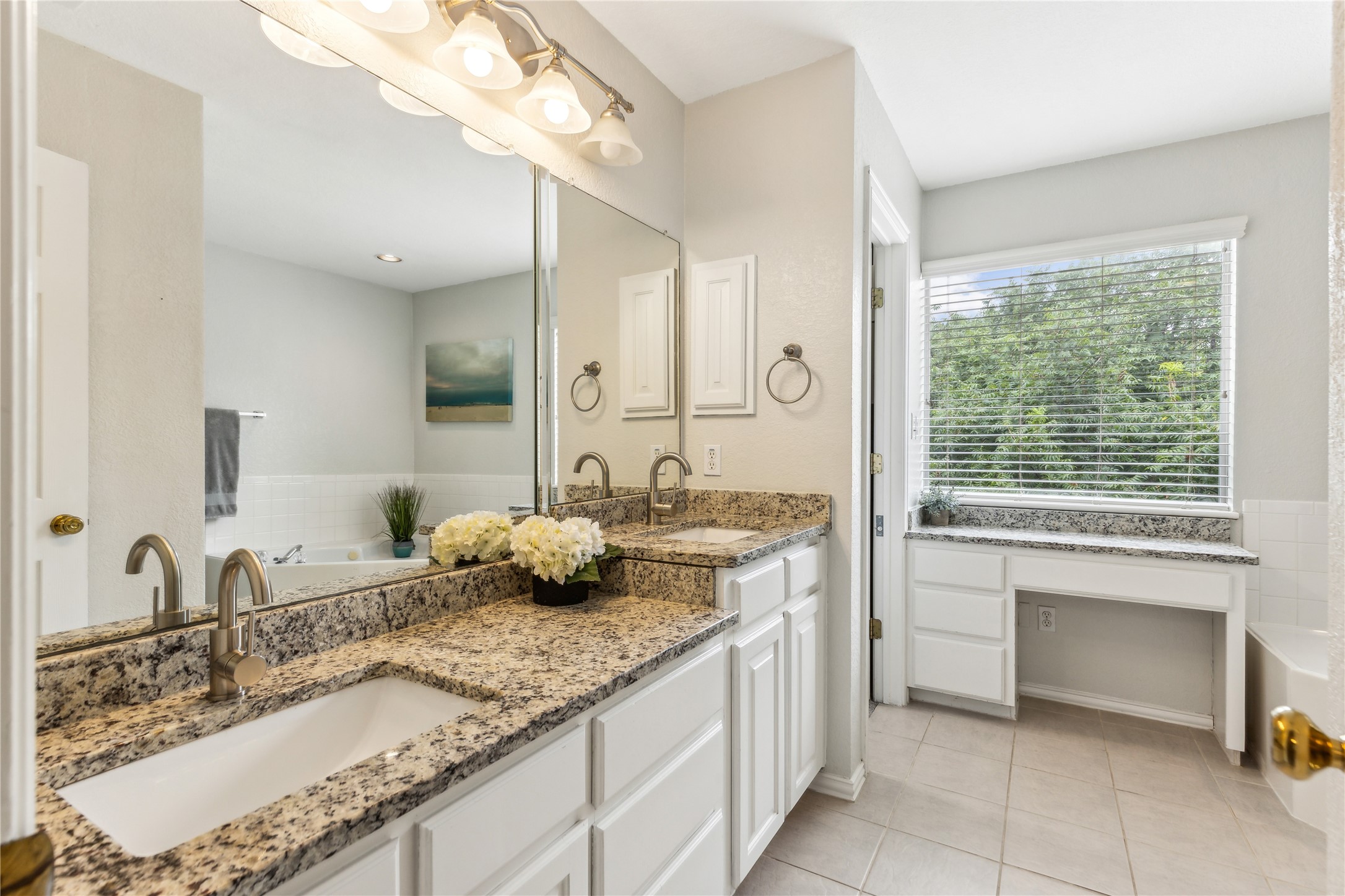 310 Aspen Court W