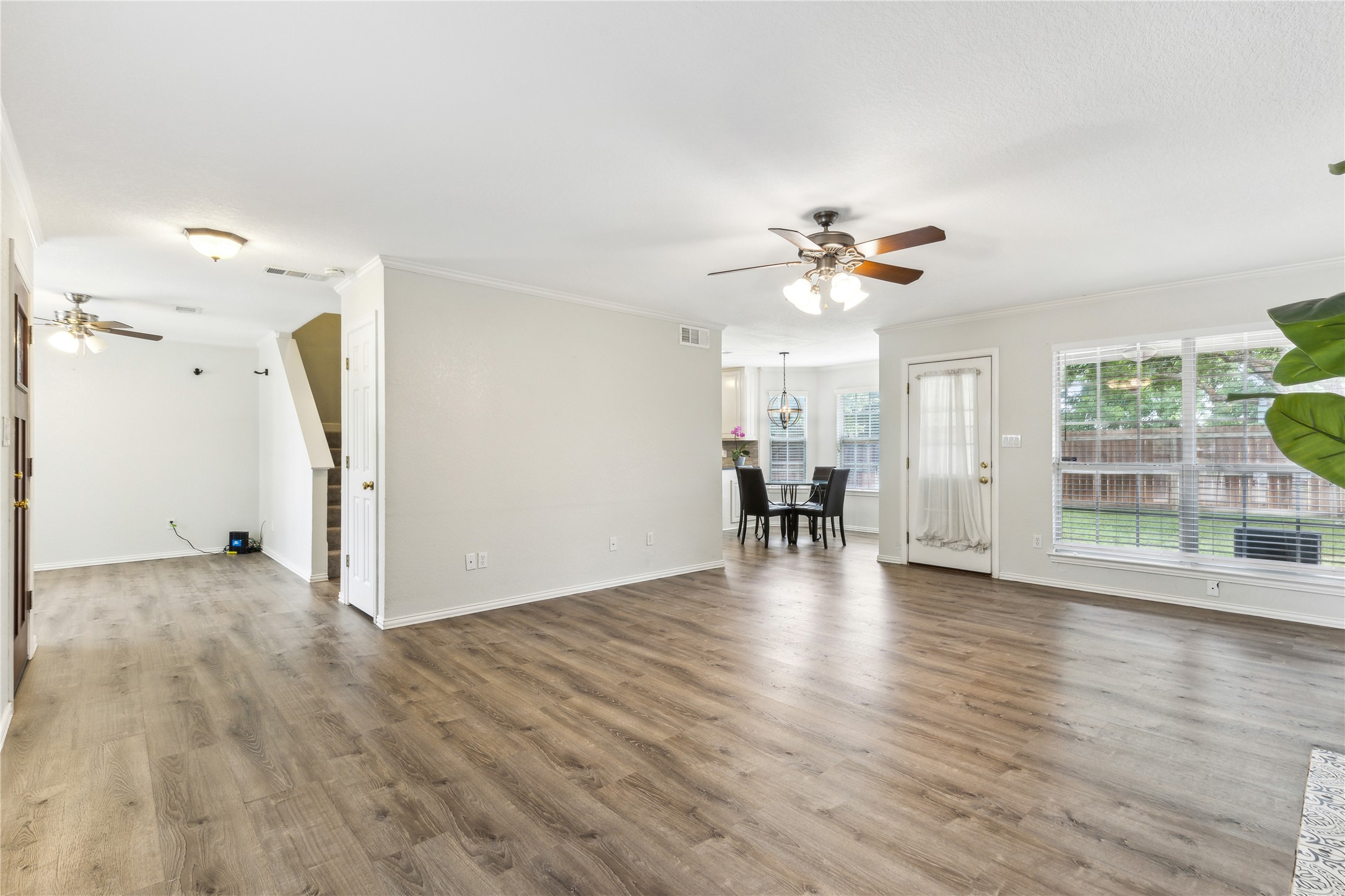 310 Aspen Court W