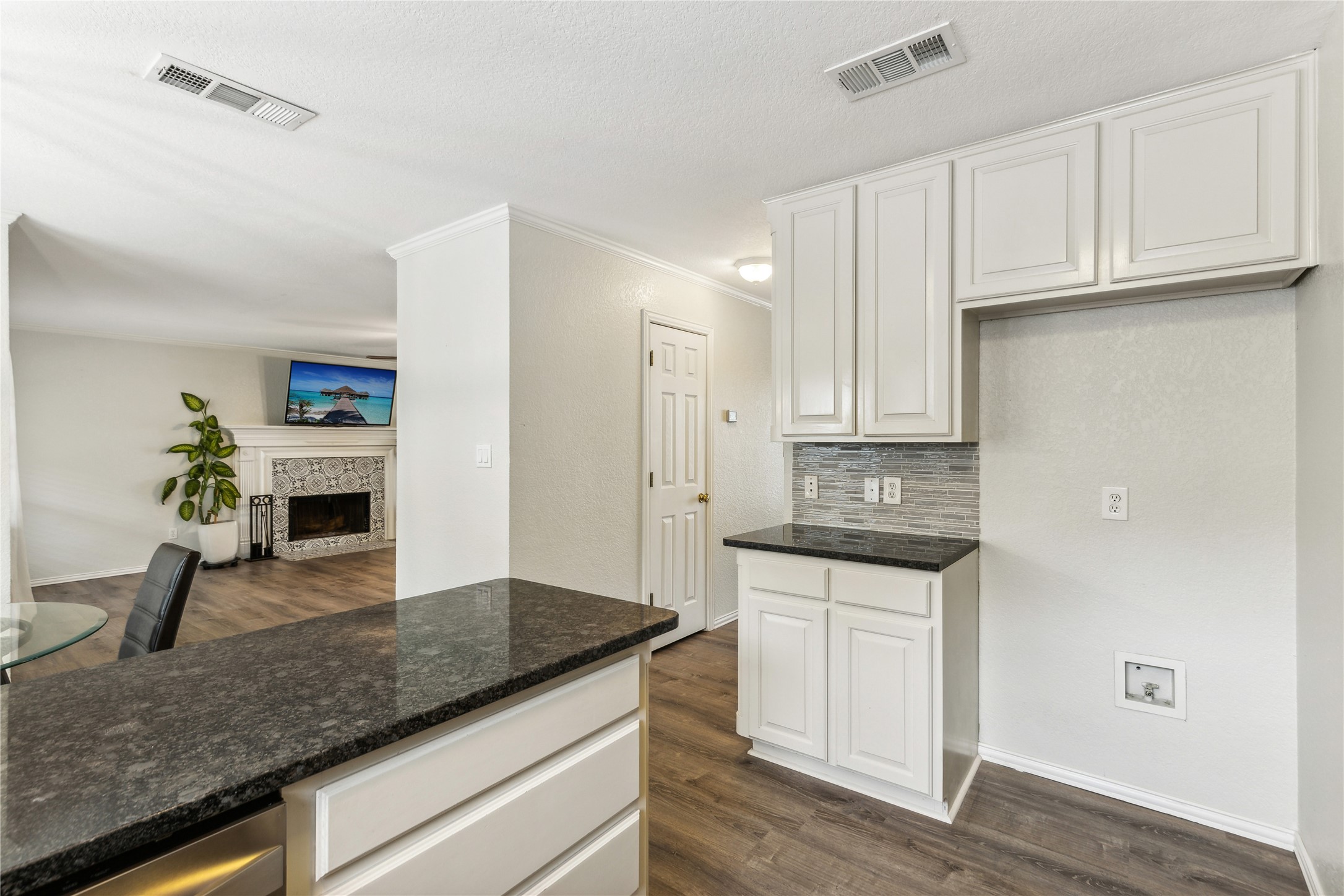 310 Aspen Court W