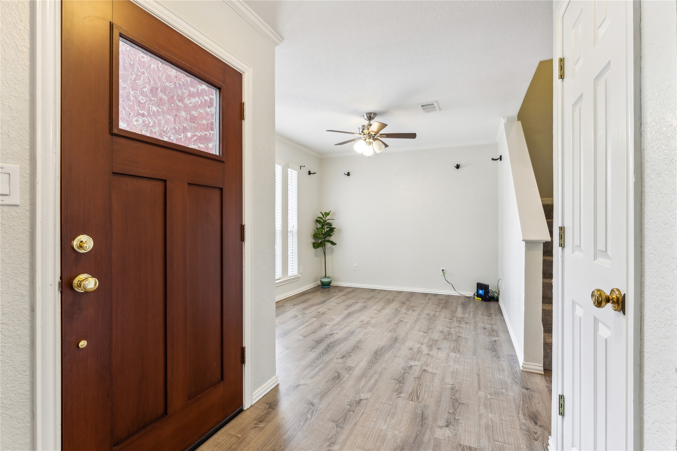 310 Aspen Court W