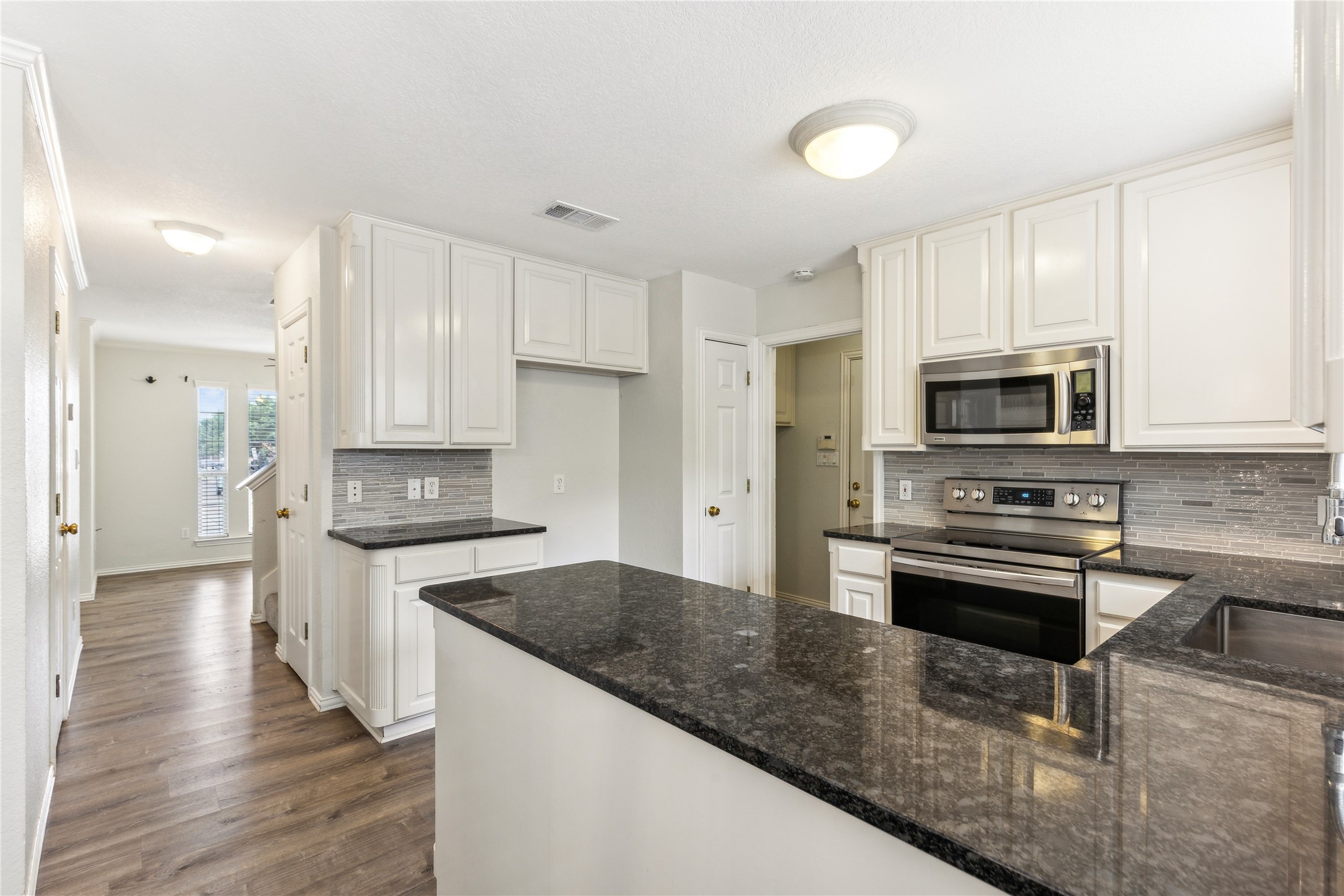 310 Aspen Court W