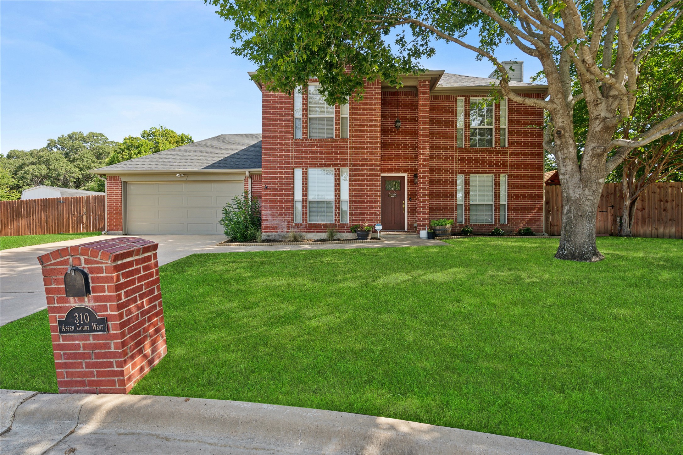 310 Aspen Court W