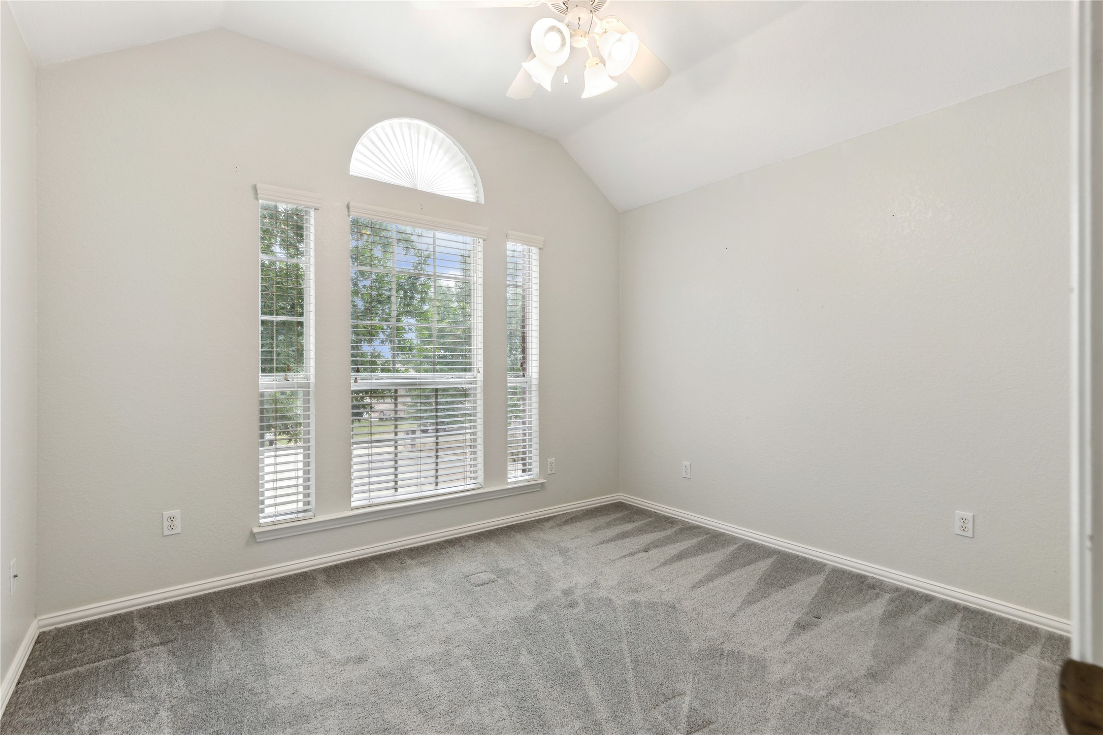 310 Aspen Court W