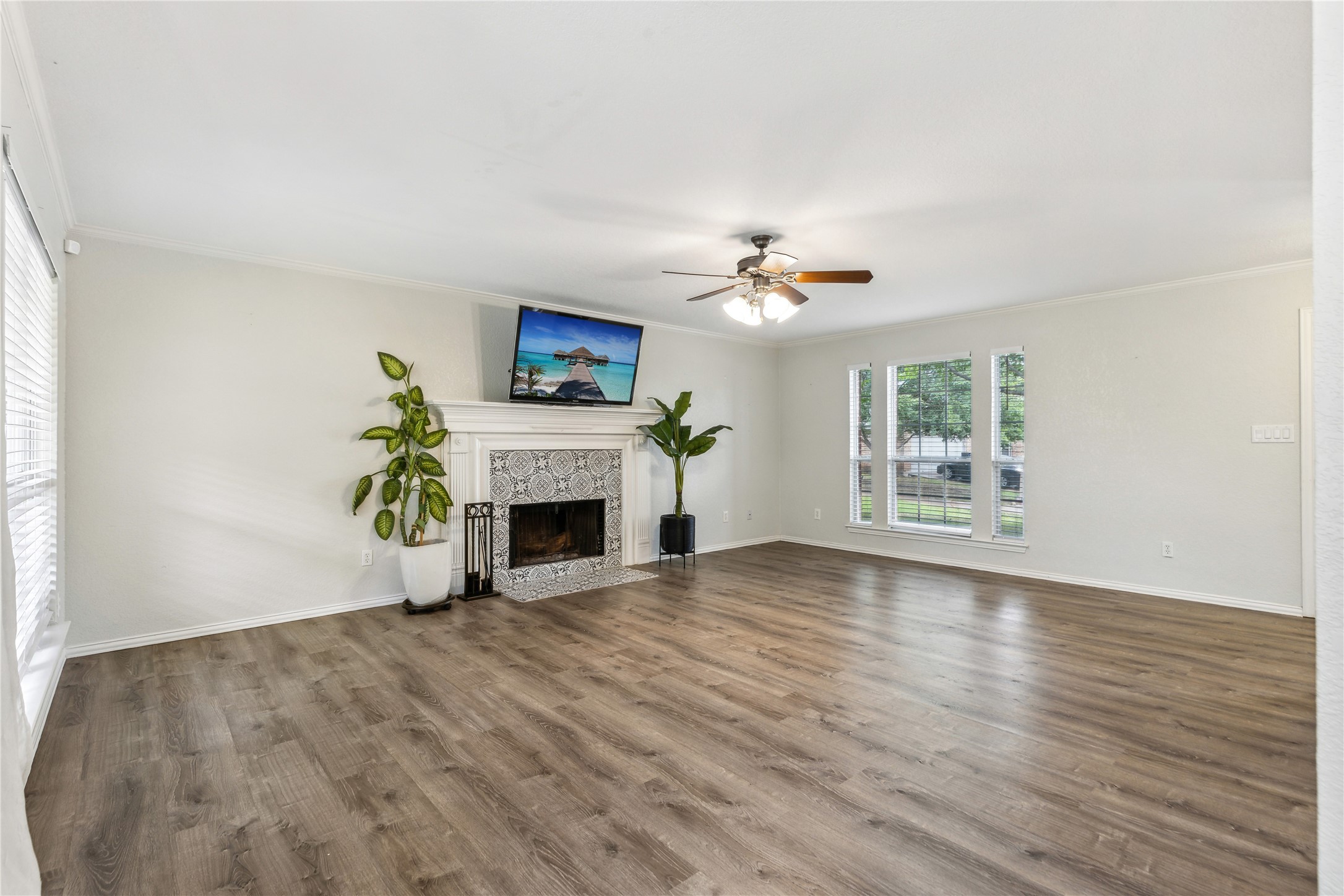 310 Aspen Court W