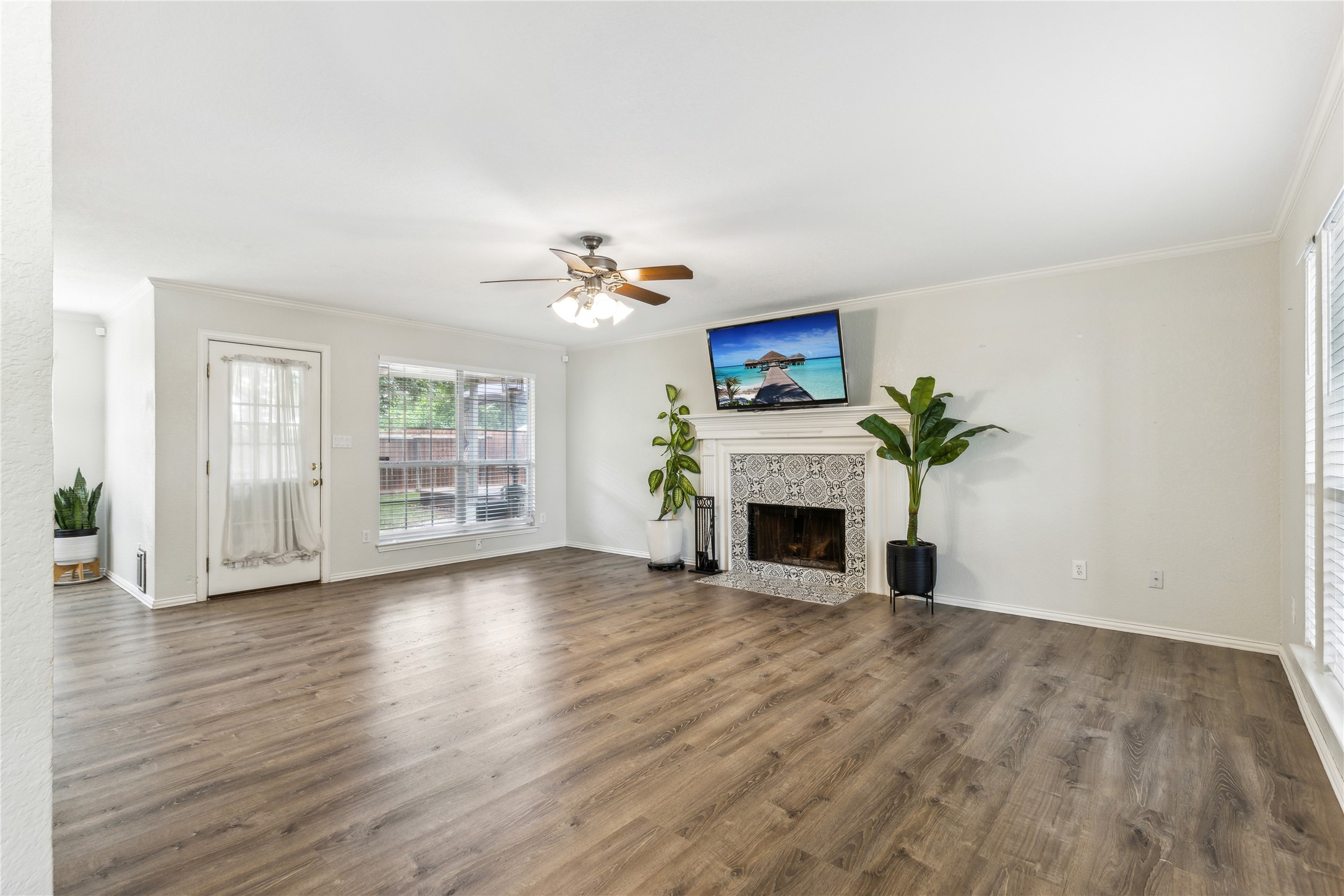 310 Aspen Court W