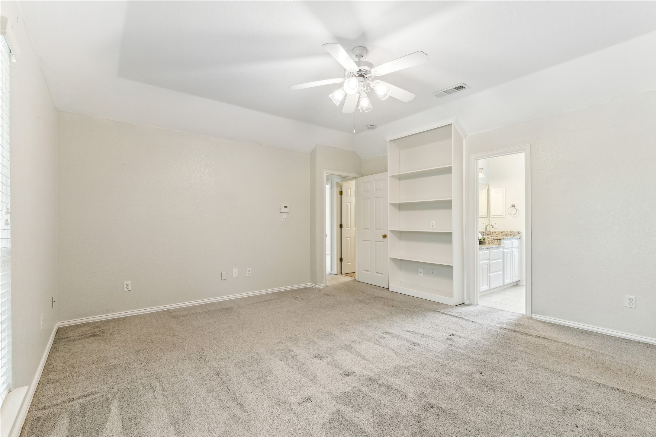 310 Aspen Court W