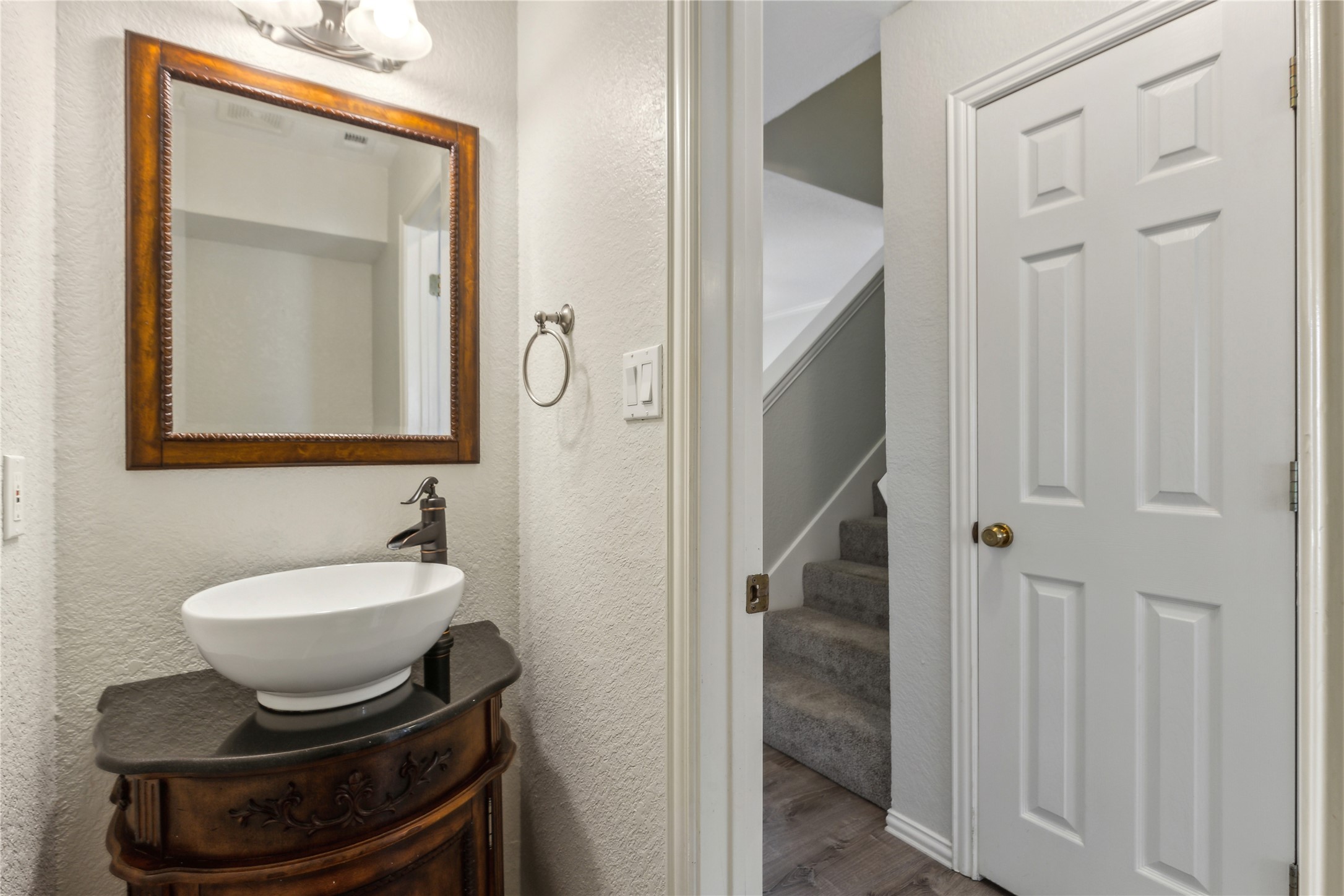 310 Aspen Court W
