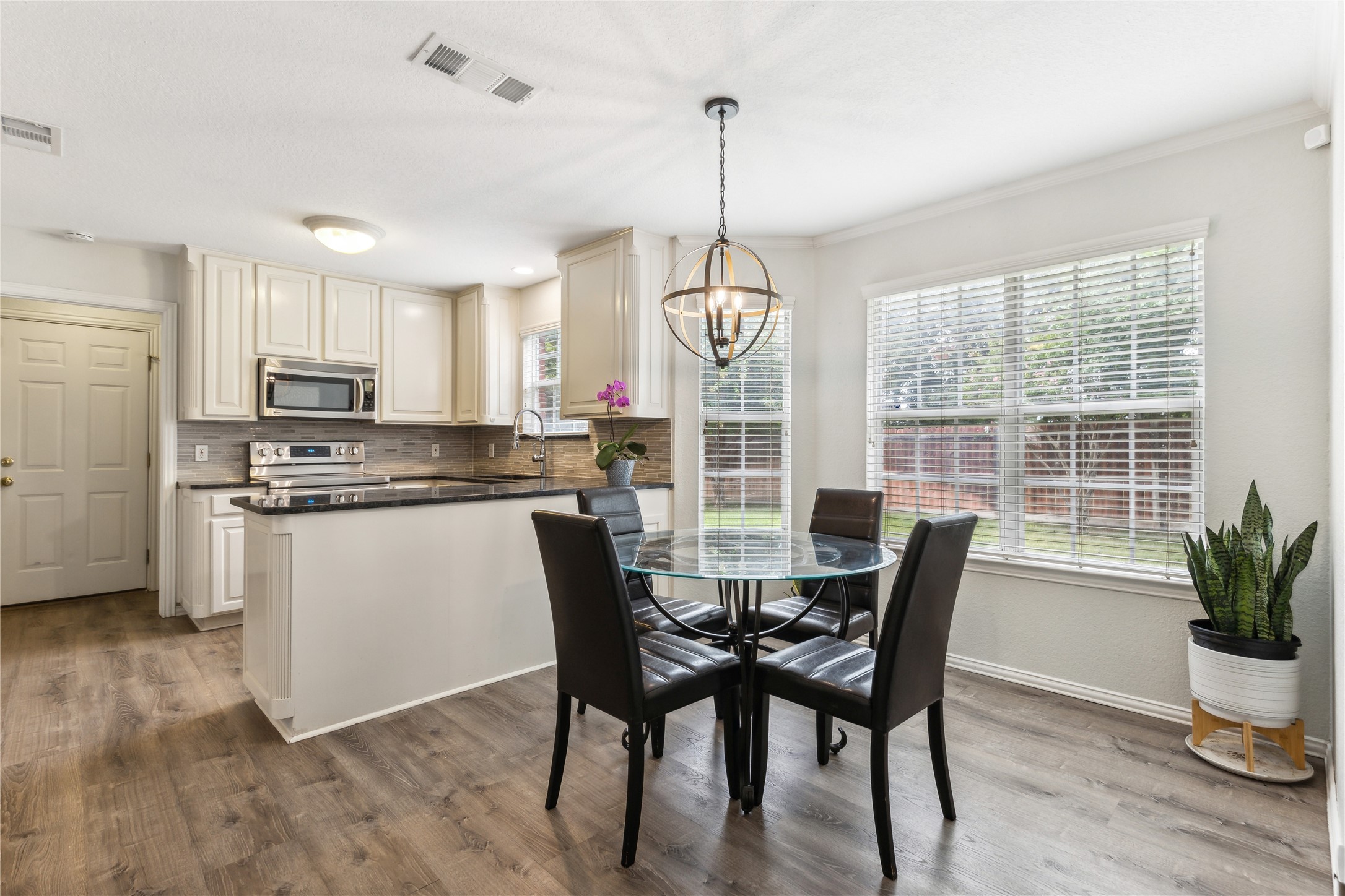 310 Aspen Court W