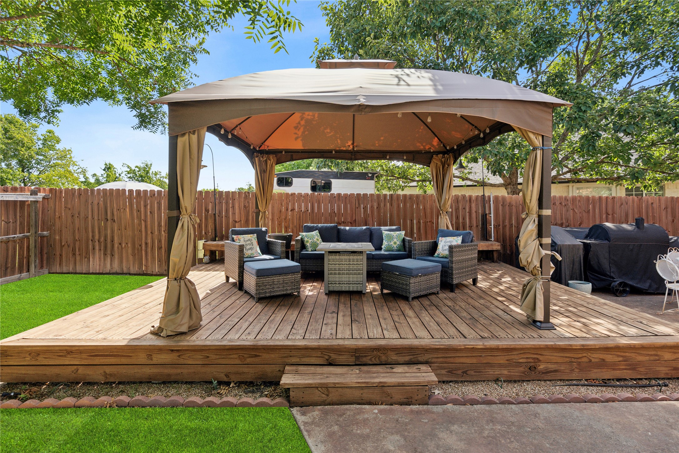310 Aspen Court W