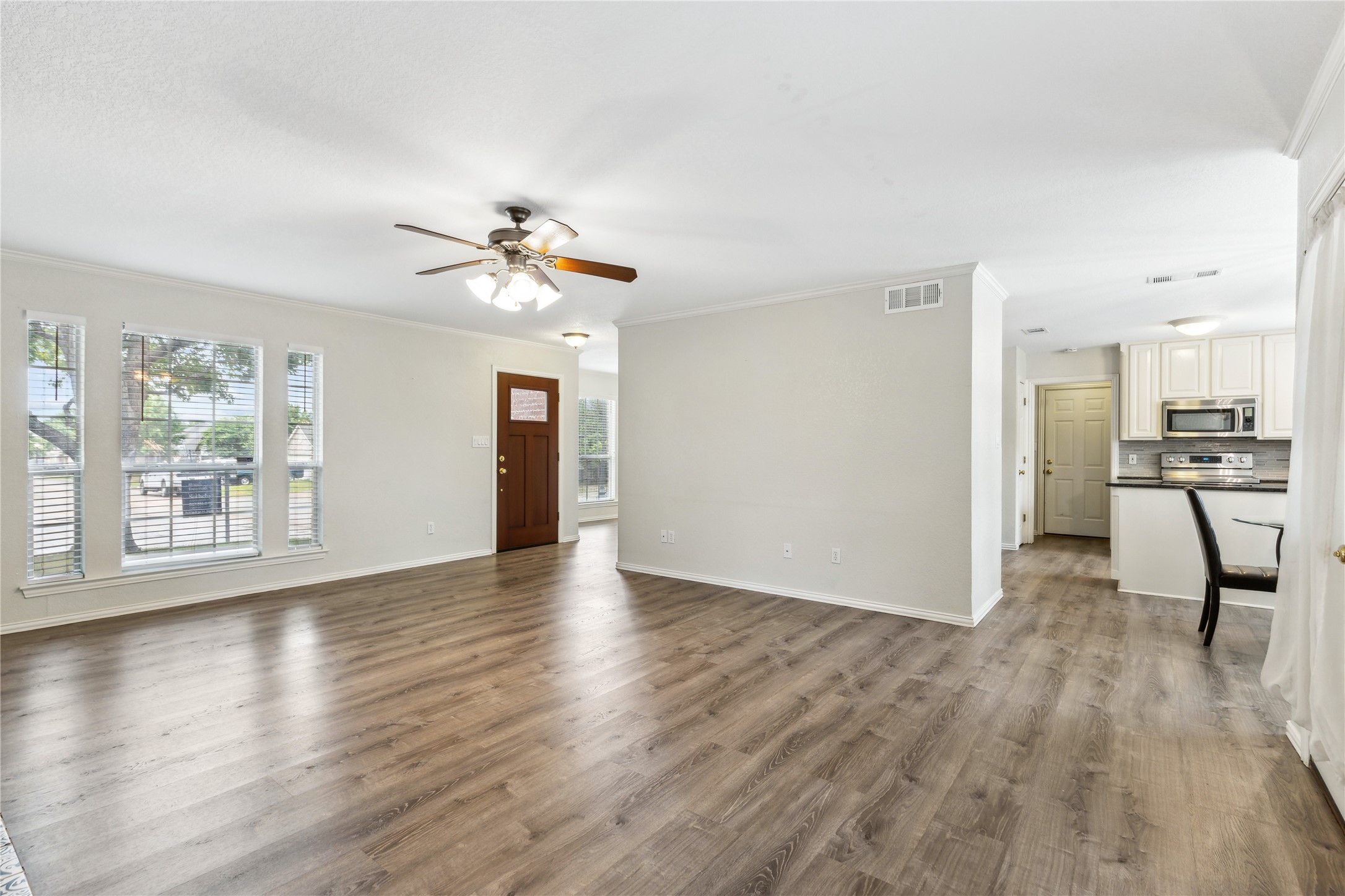 310 Aspen Court W