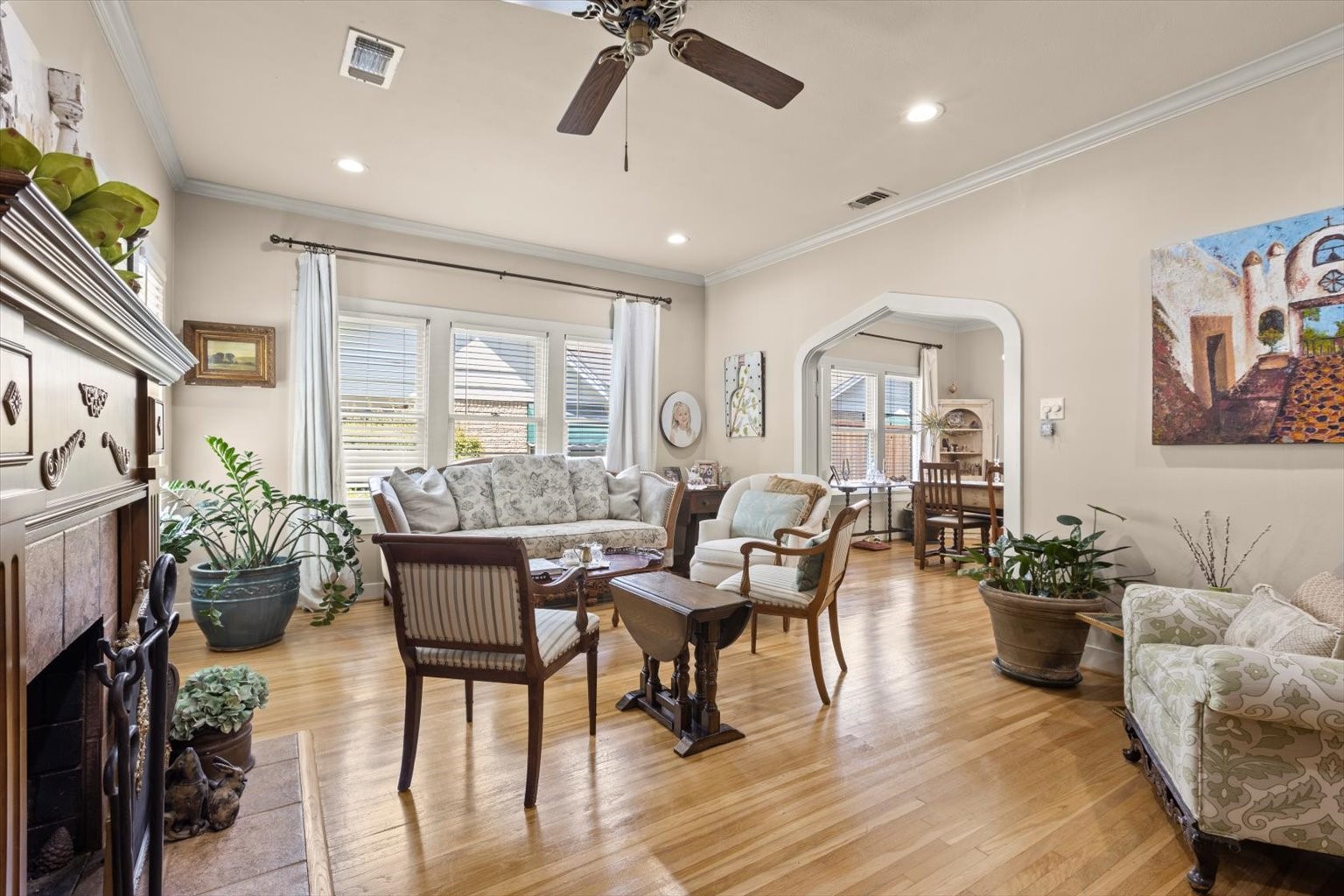 3808 Bunting Avenue