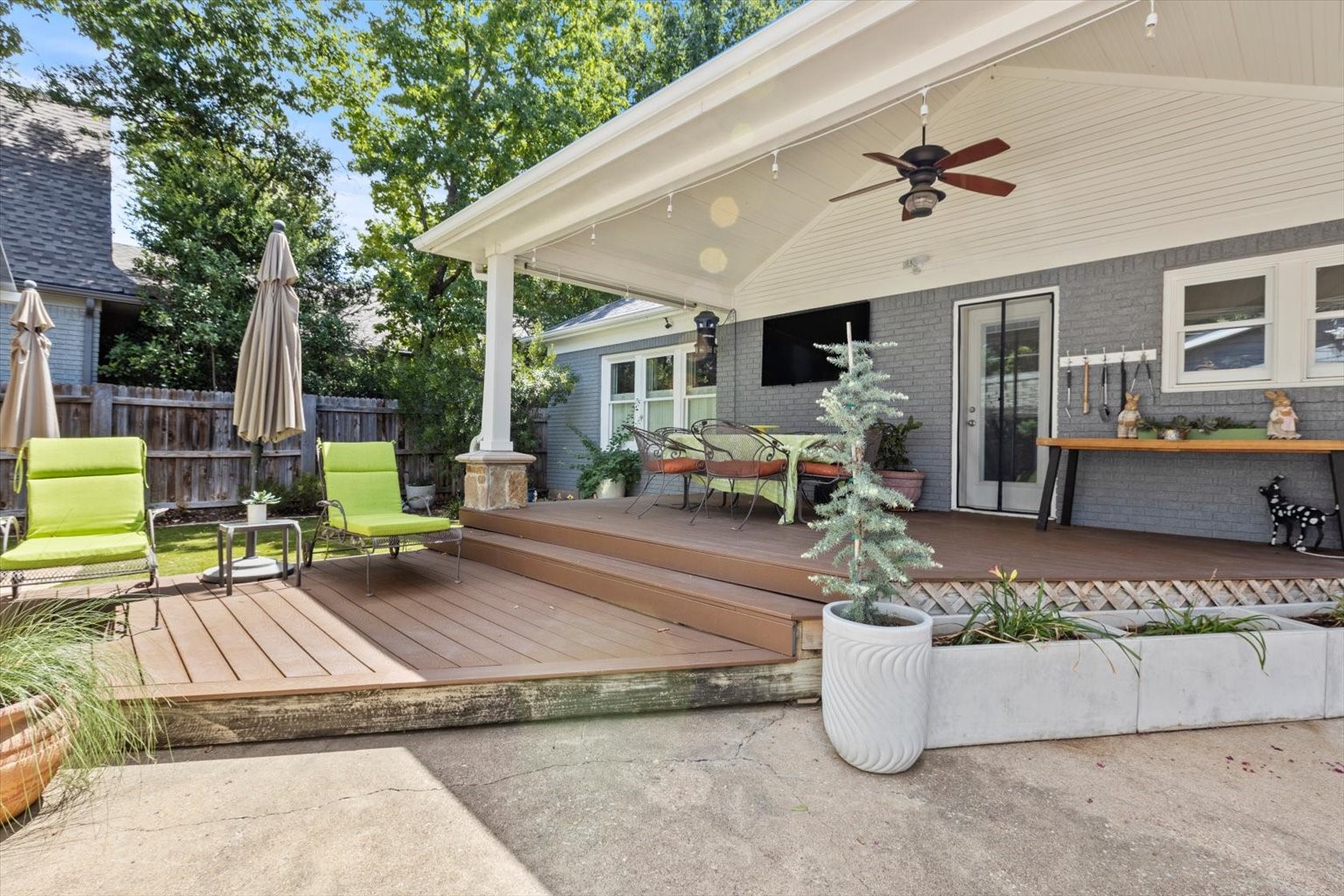3808 Bunting Avenue