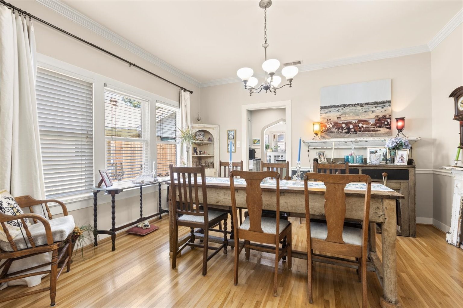 3808 Bunting Avenue