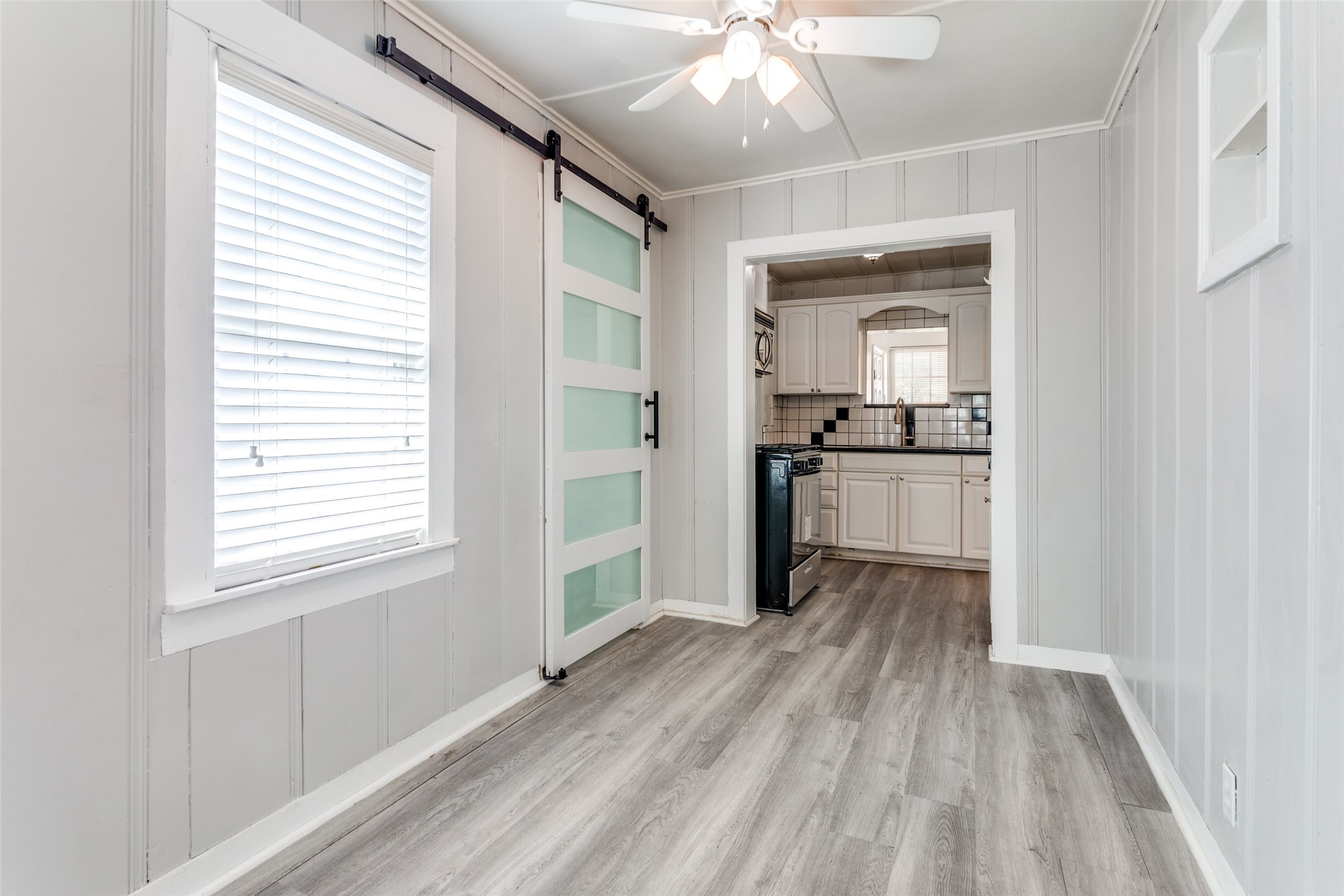 Charming Bungalow For Lease In Arlington Heights