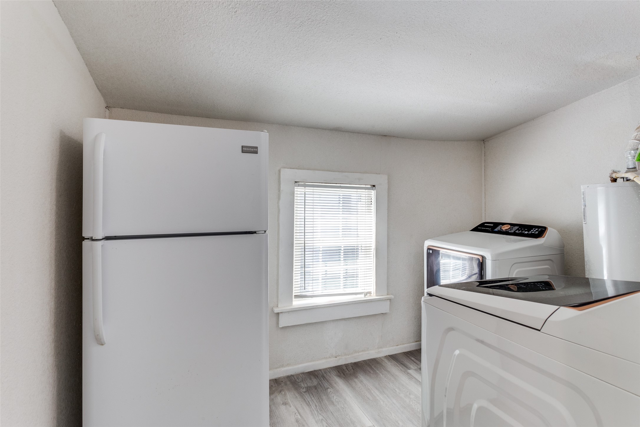 Charming Bungalow For Lease In Arlington Heights