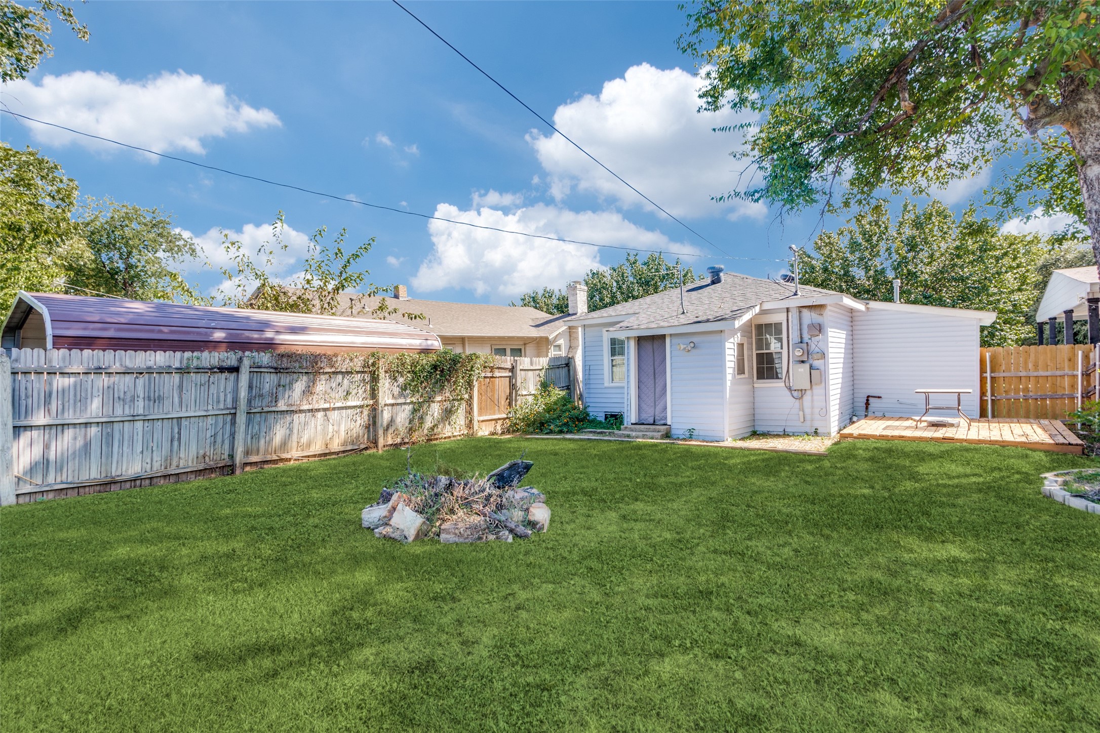 Charming Bungalow For Lease In Arlington Heights