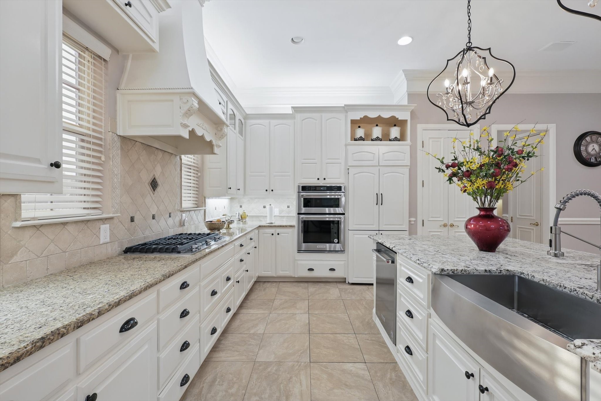 6260 Oak Hollow Drive