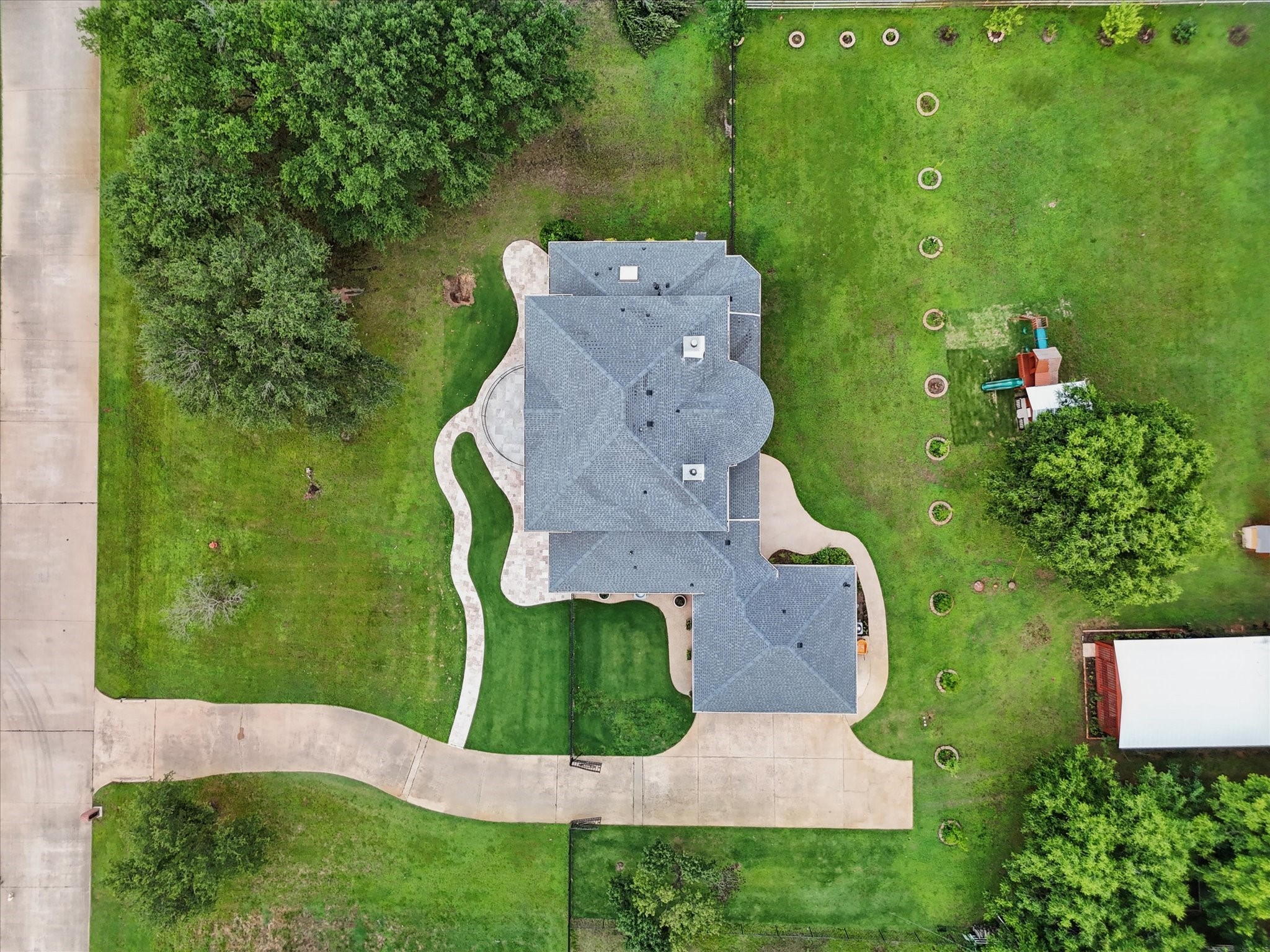 6260 Oak Hollow Drive