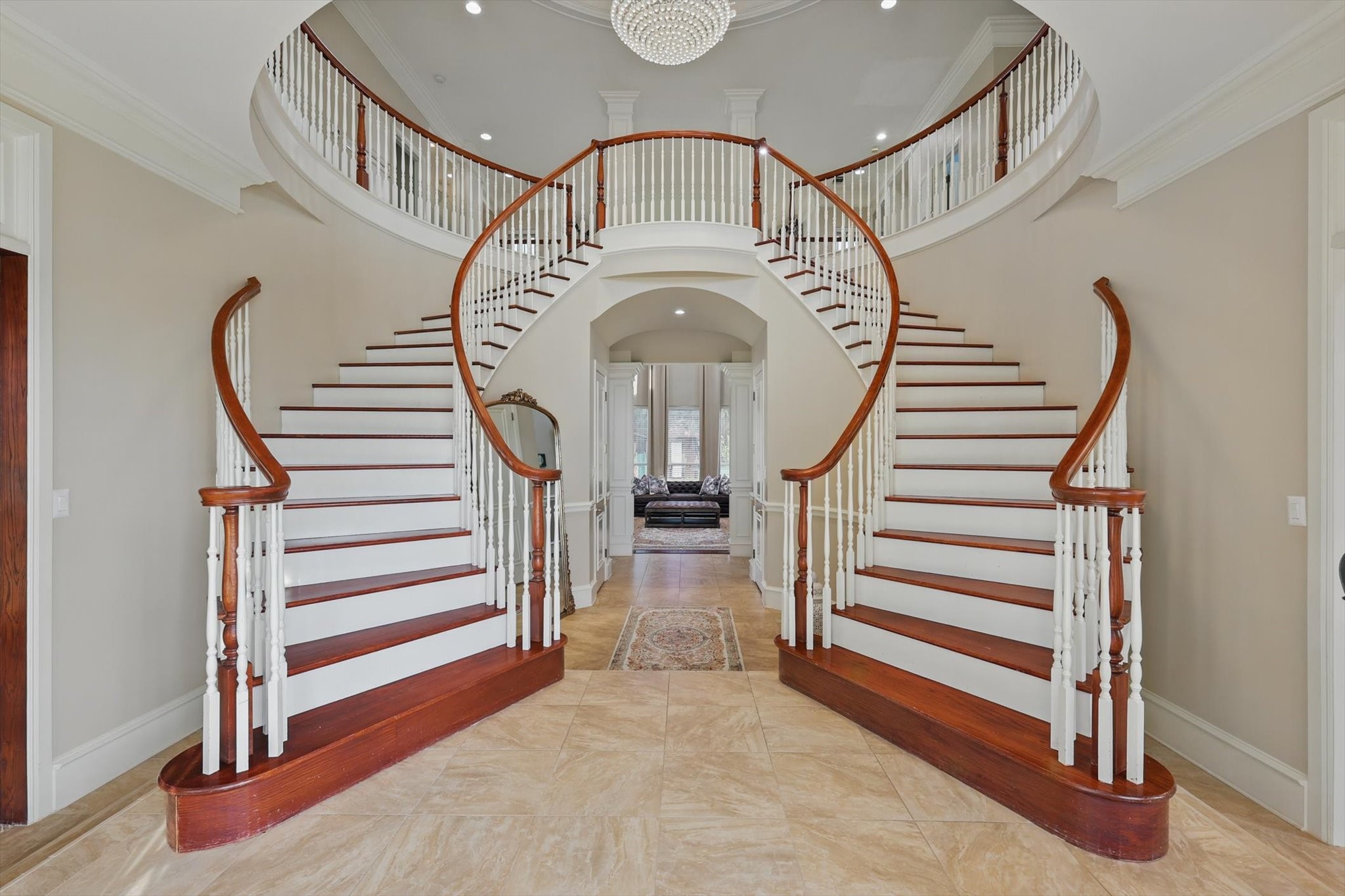 6260 Oak Hollow Drive