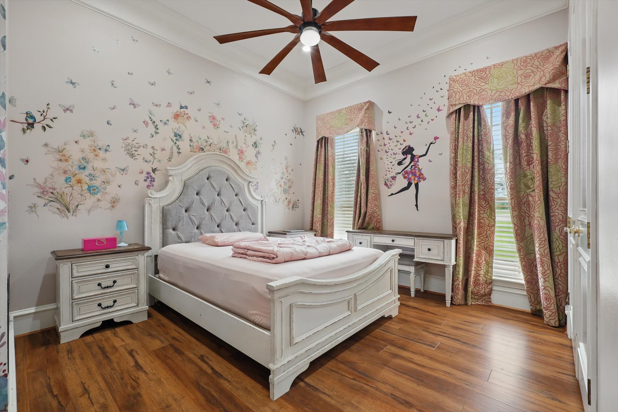 6260 Oak Hollow Drive