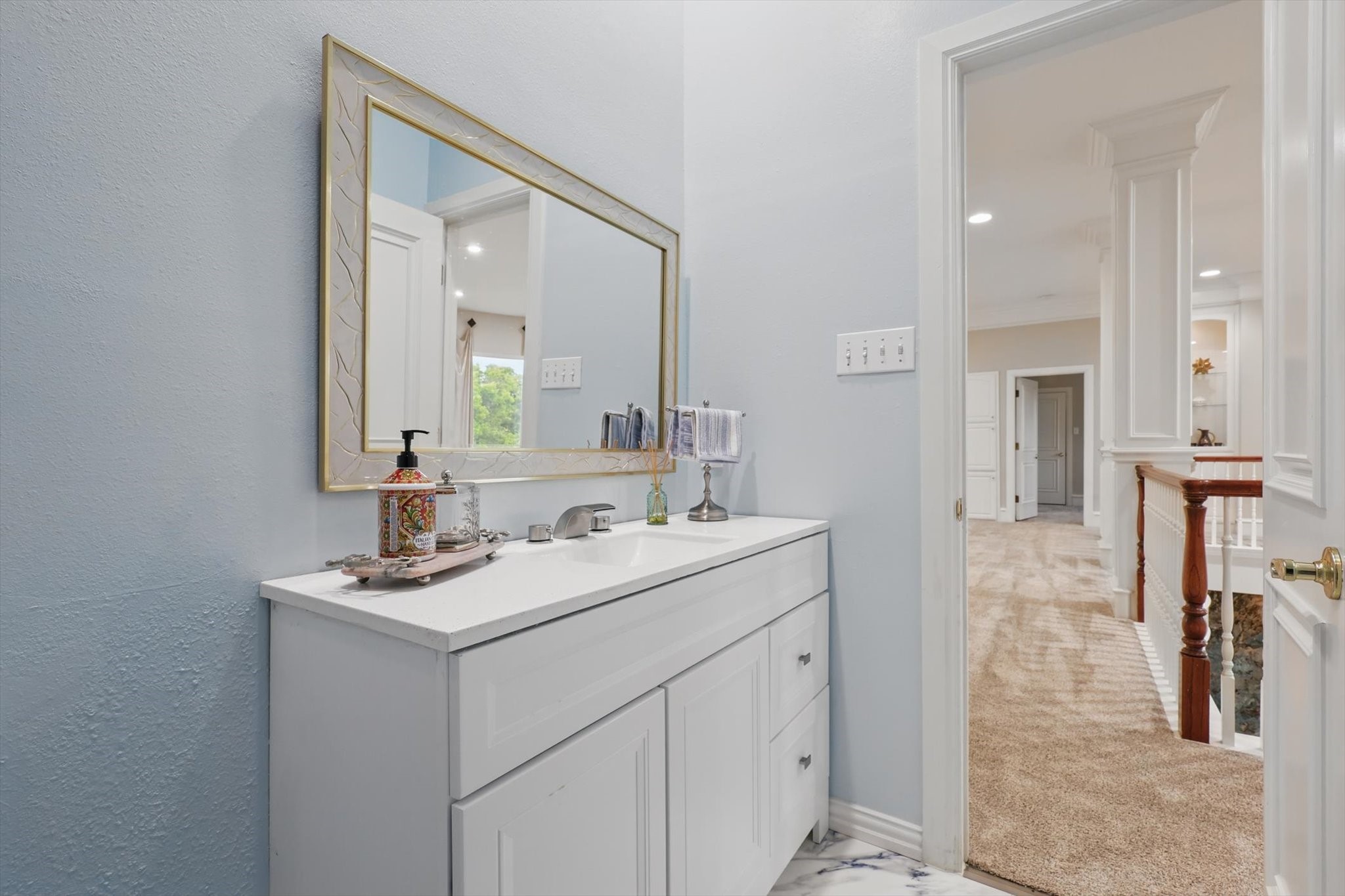 6260 Oak Hollow Drive