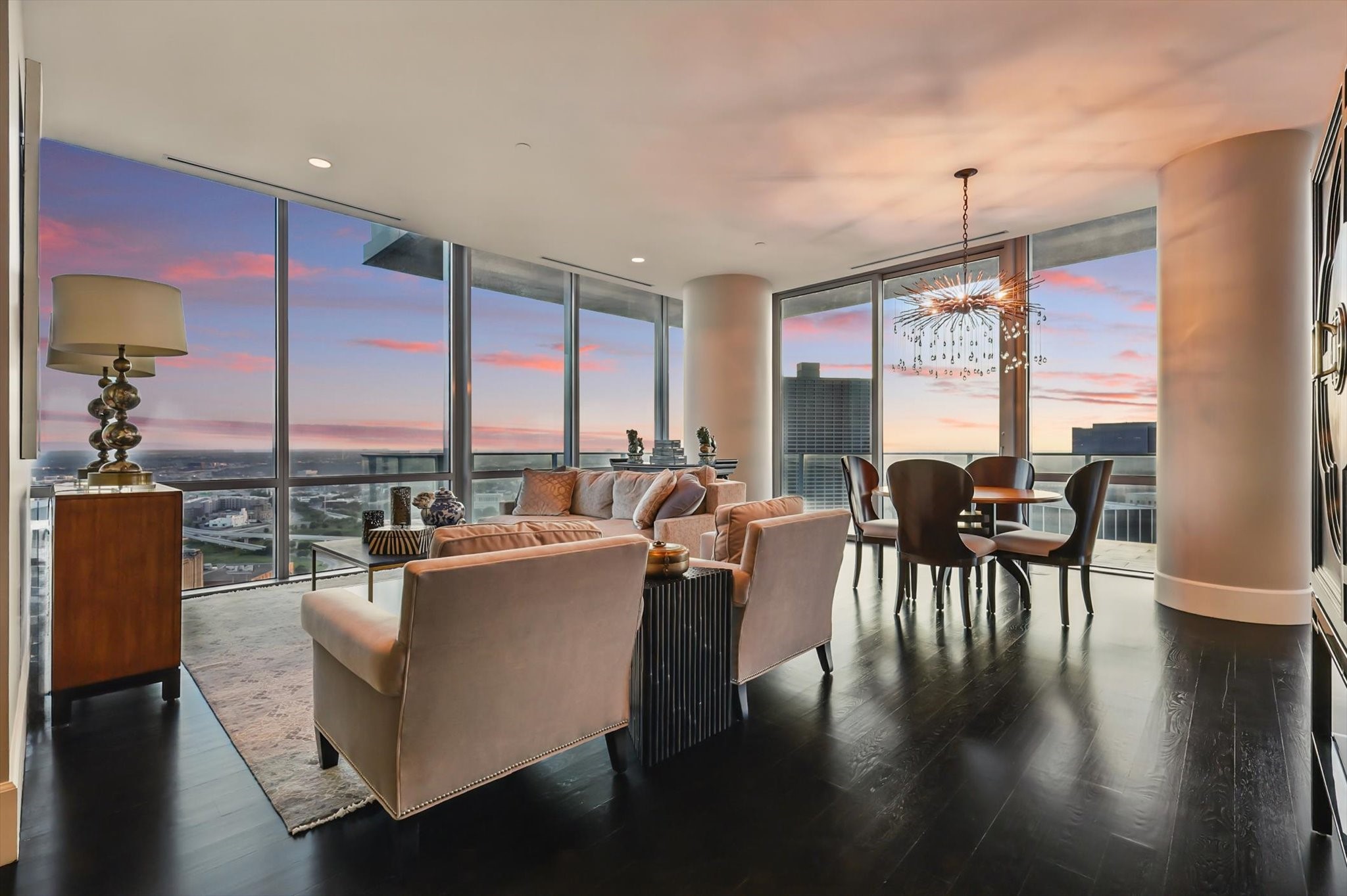 1301 THROCKMORTON Street 2401