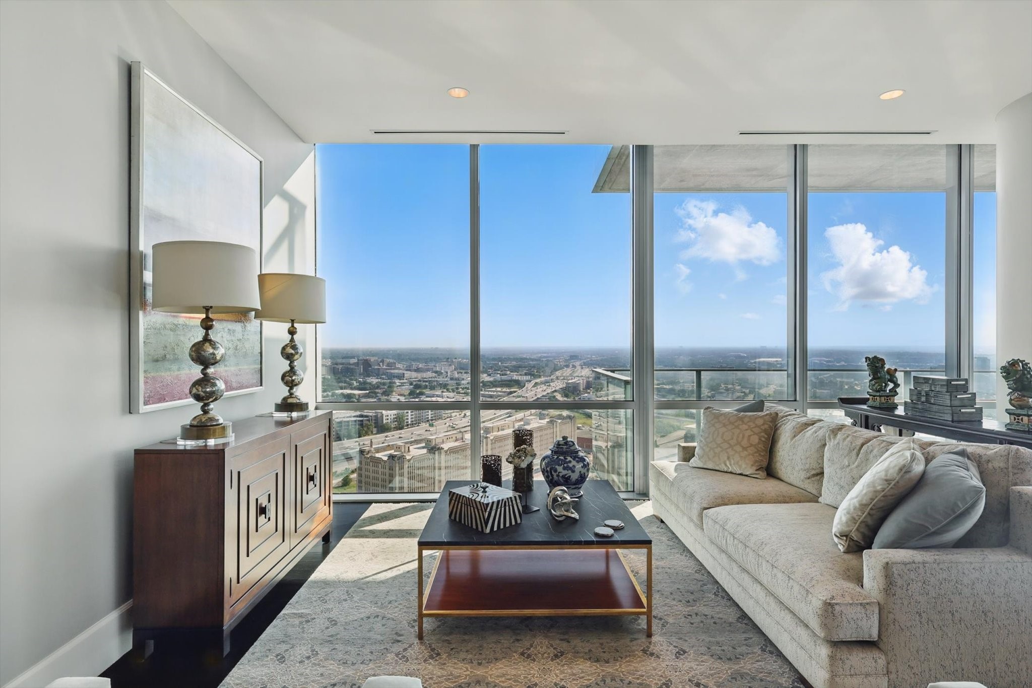 1301 THROCKMORTON Street 2401