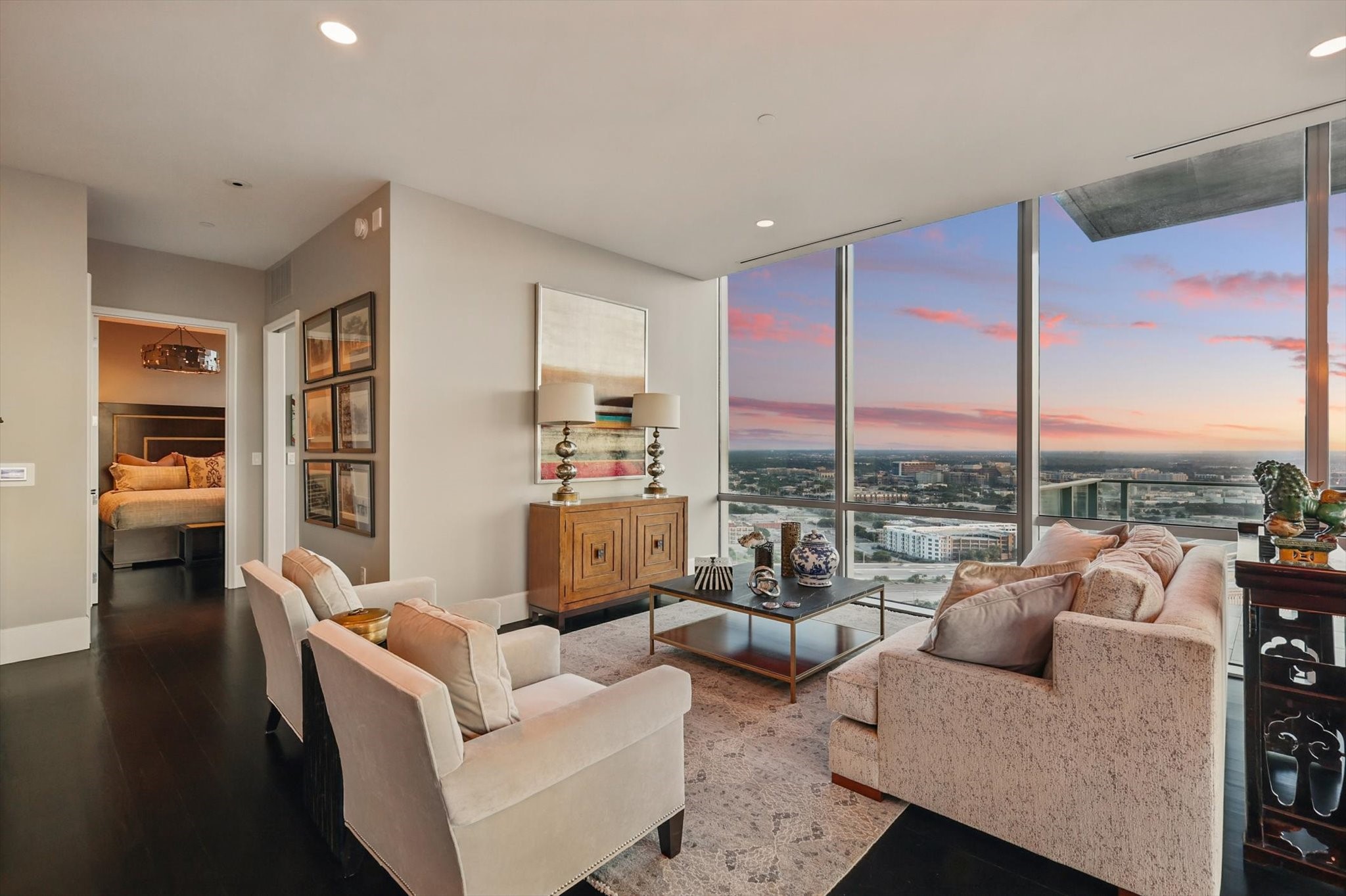 1301 THROCKMORTON Street 2401