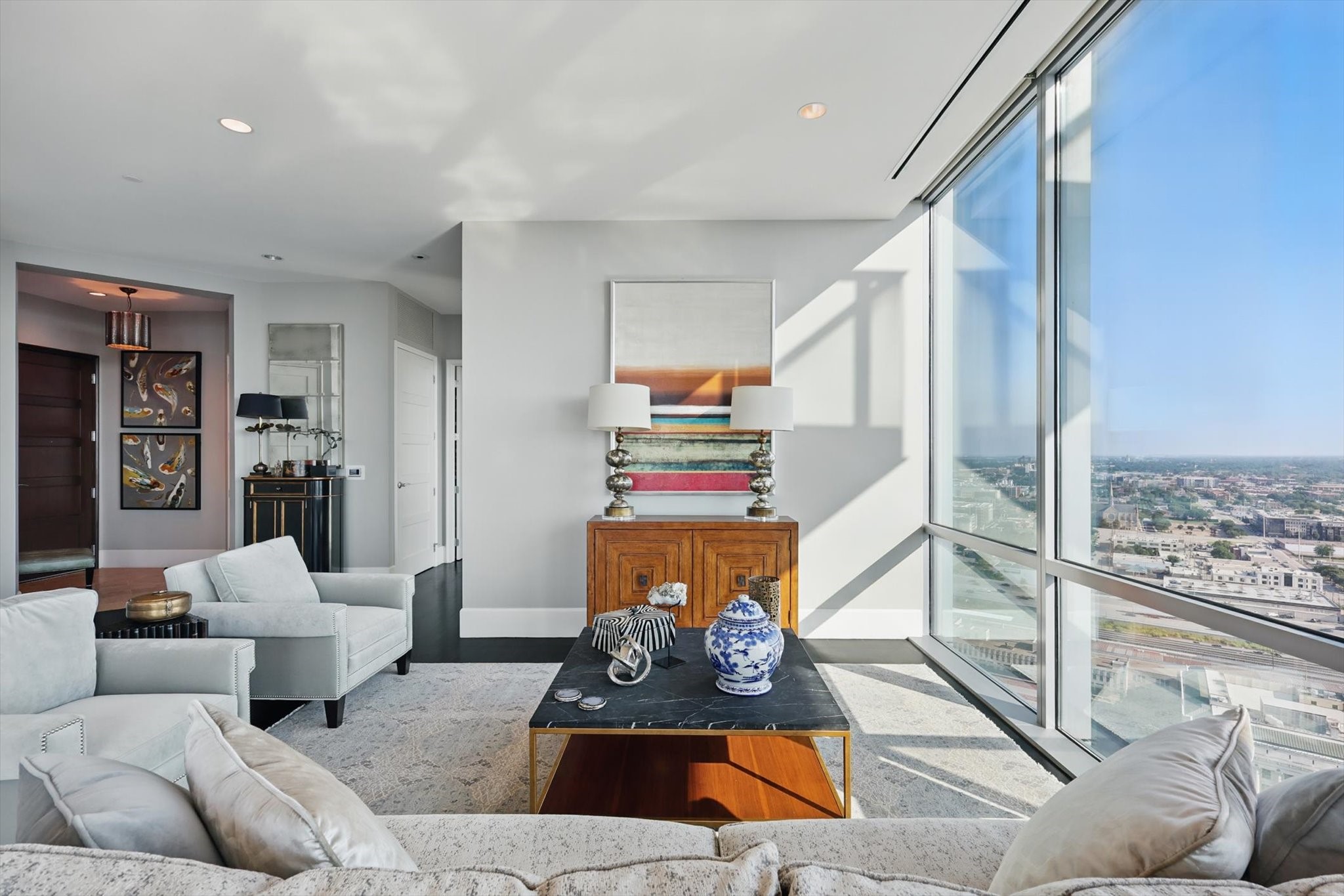 1301 THROCKMORTON Street 2401