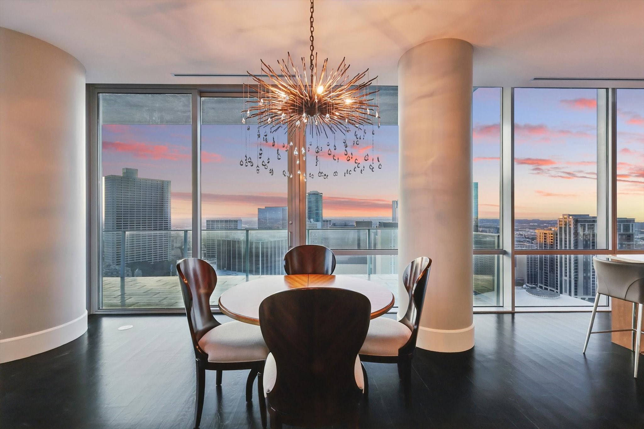 1301 THROCKMORTON Street 2401