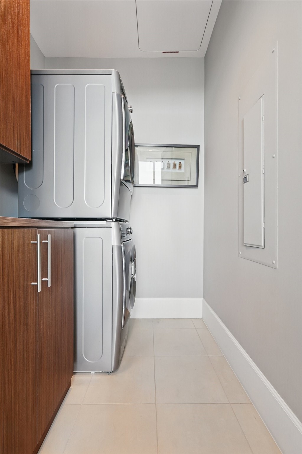 1301 THROCKMORTON Street 2401