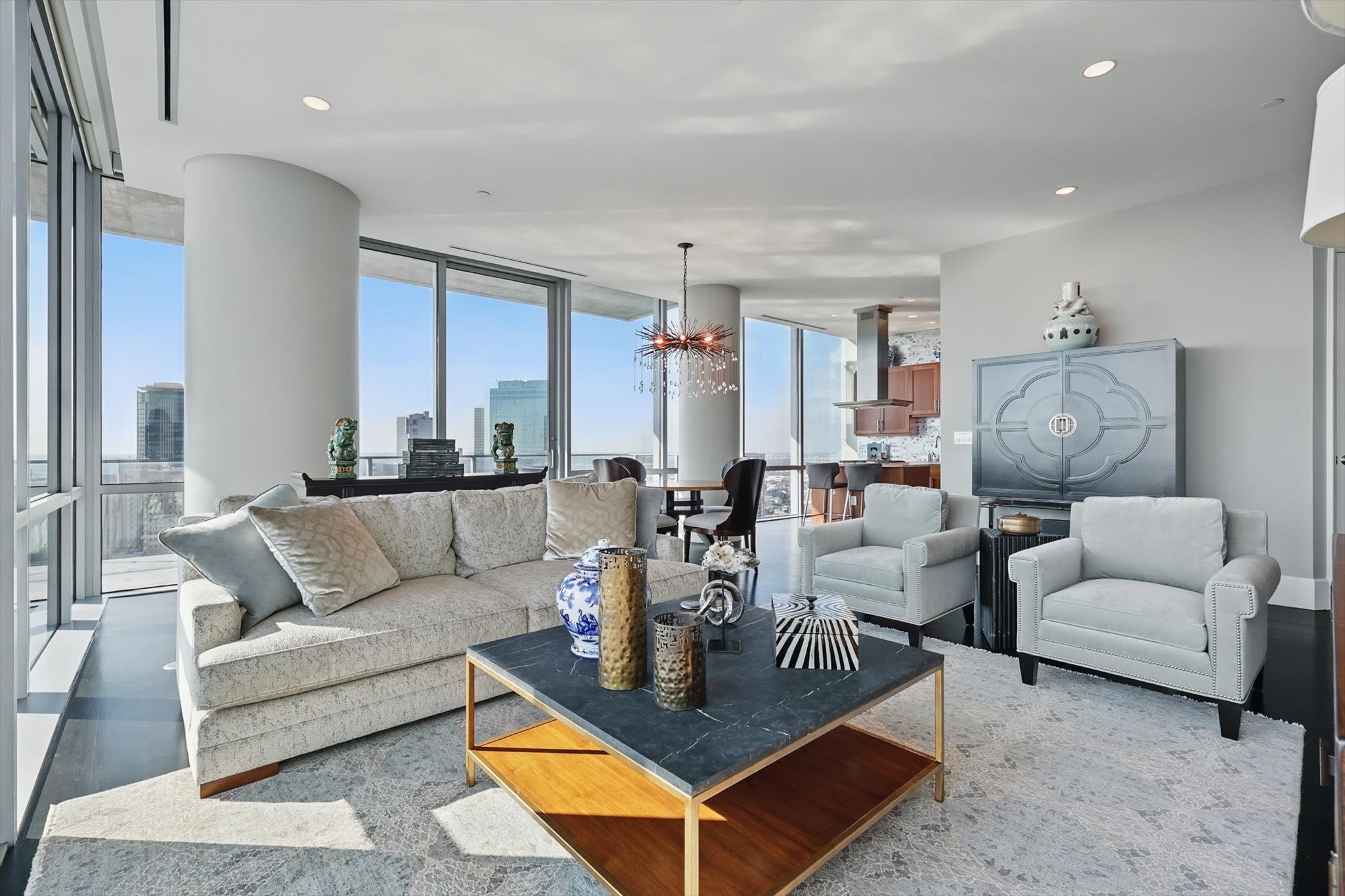 1301 THROCKMORTON Street 2401