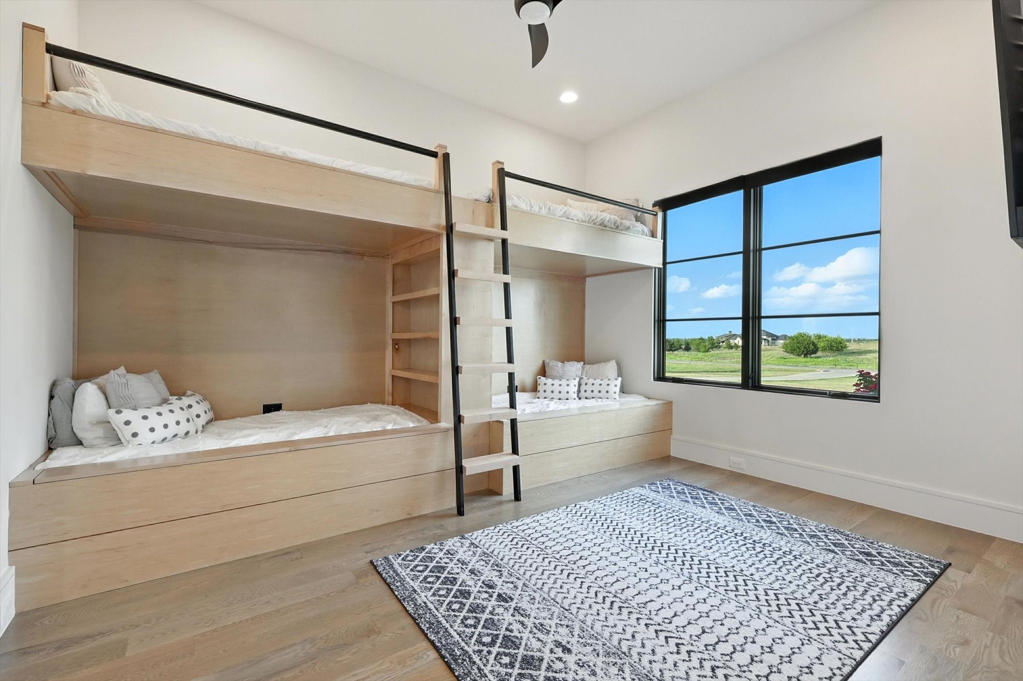 11102 East Rocky Creek