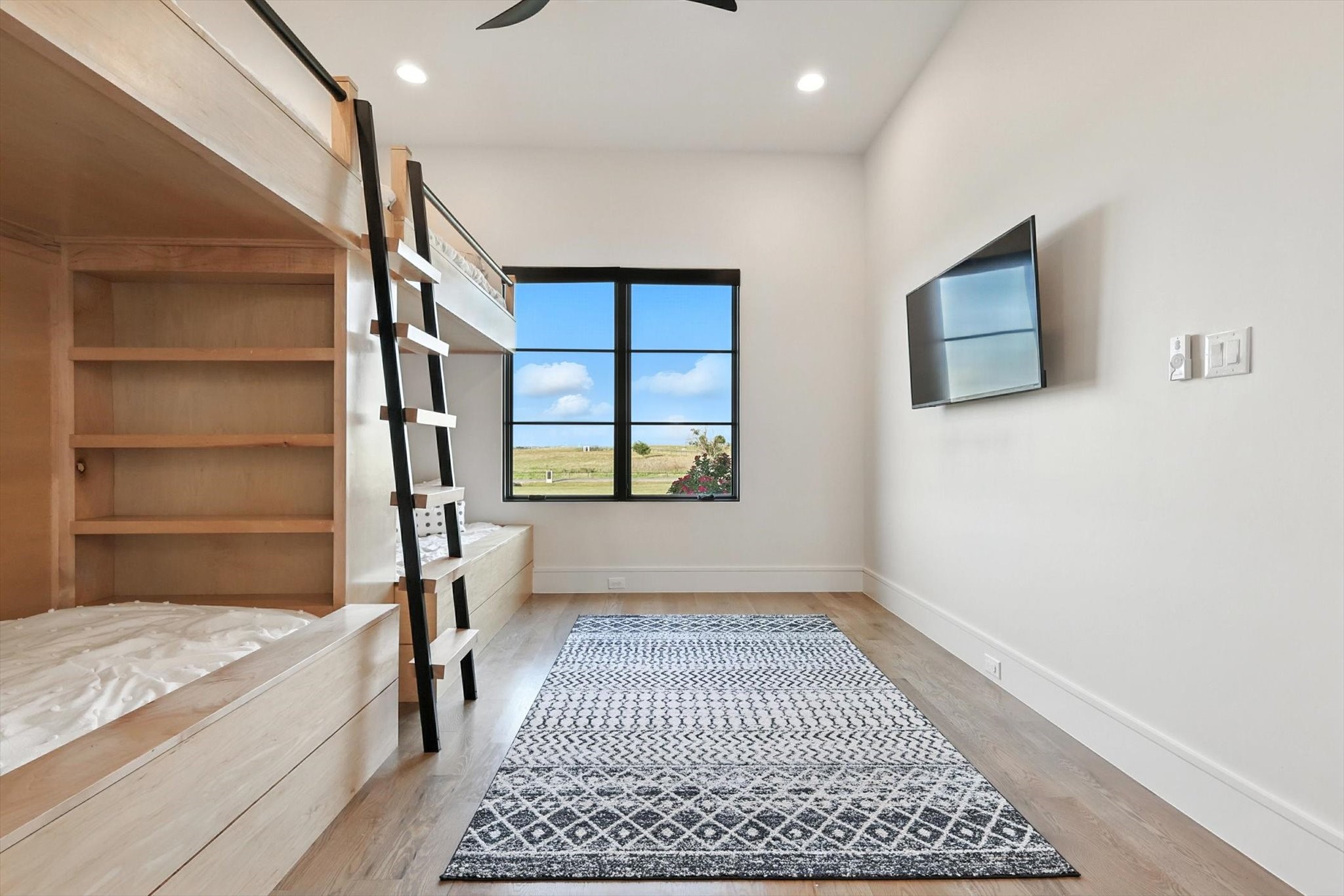 11102 East Rocky Creek