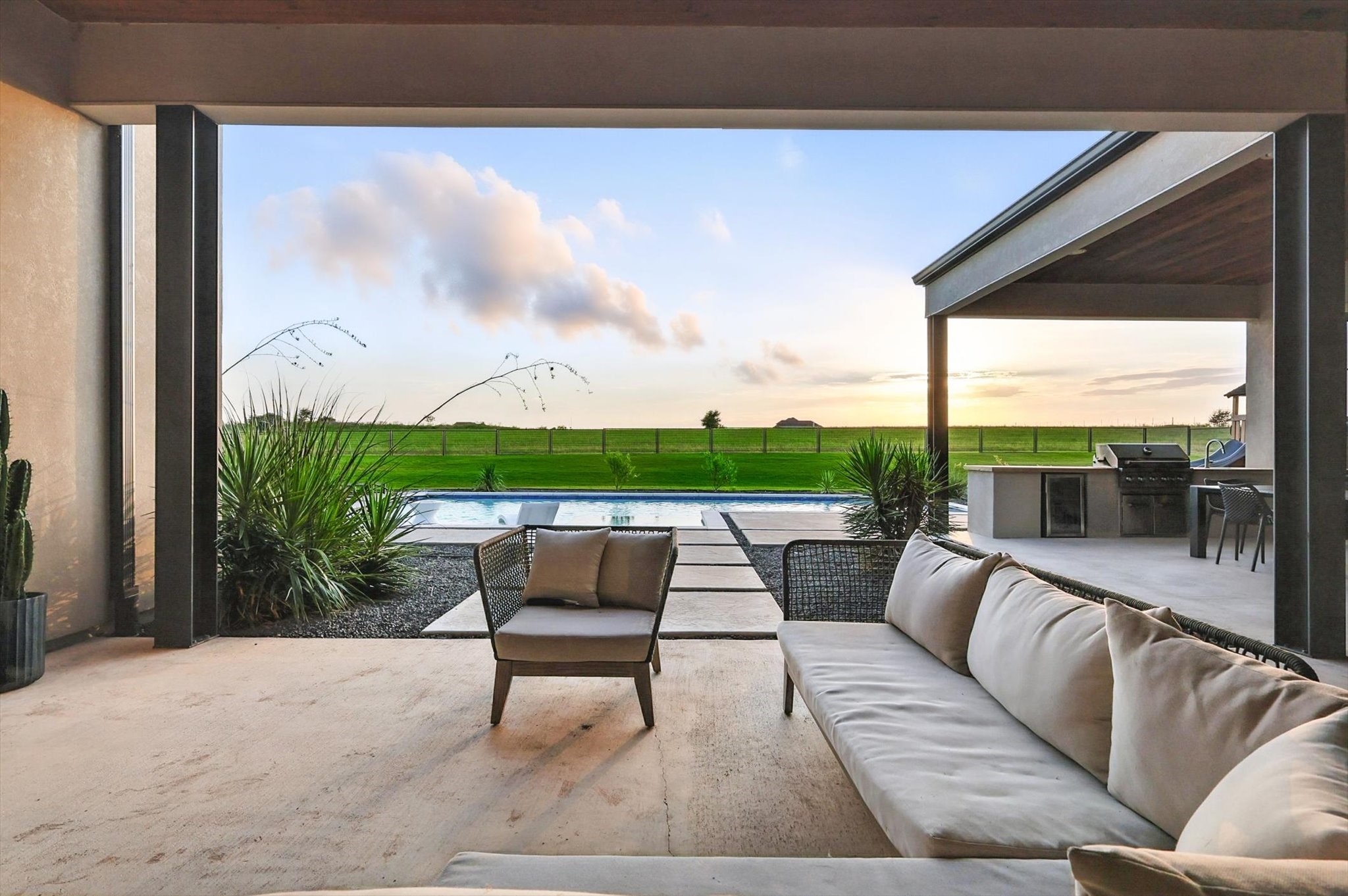 11102 East Rocky Creek