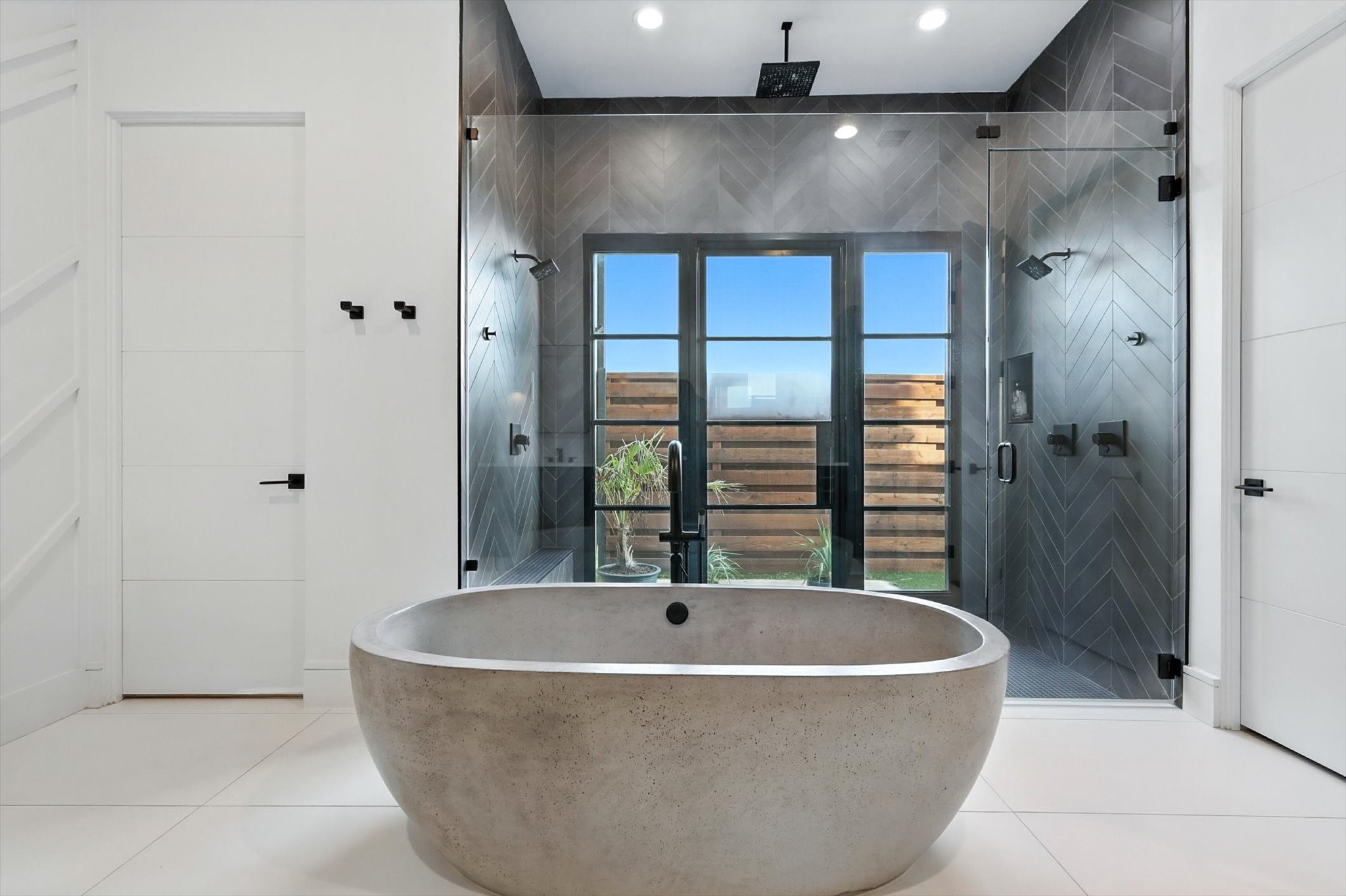 11102 East Rocky Creek