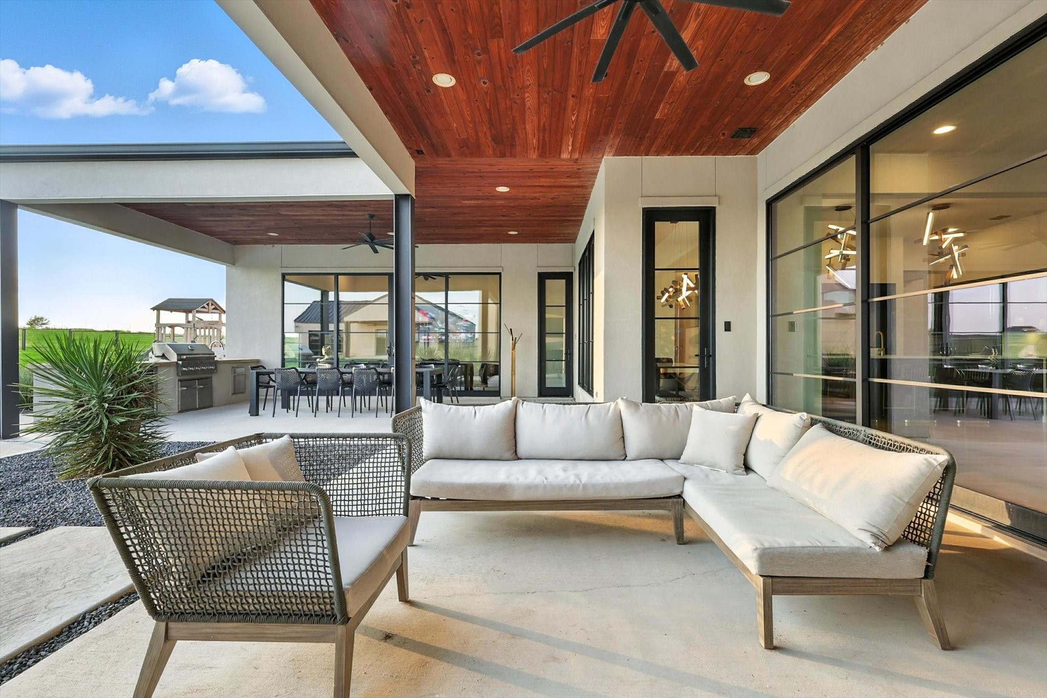 11102 East Rocky Creek