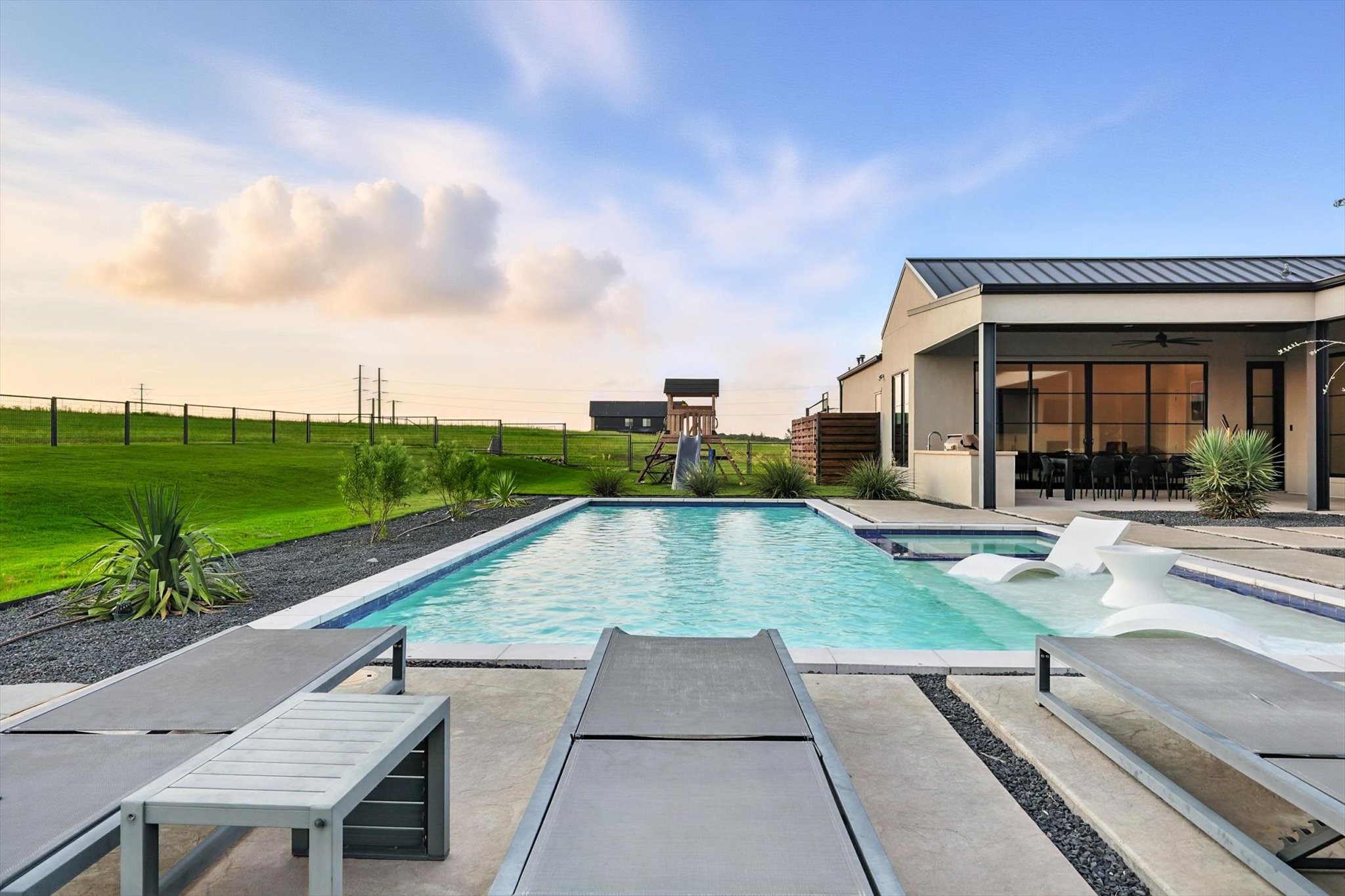 11102 East Rocky Creek