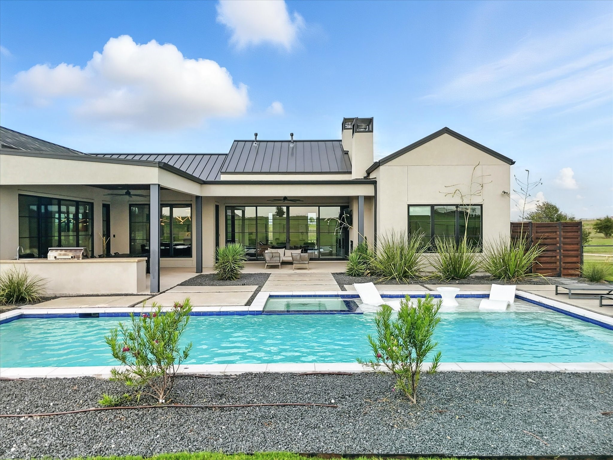 11102 East Rocky Creek