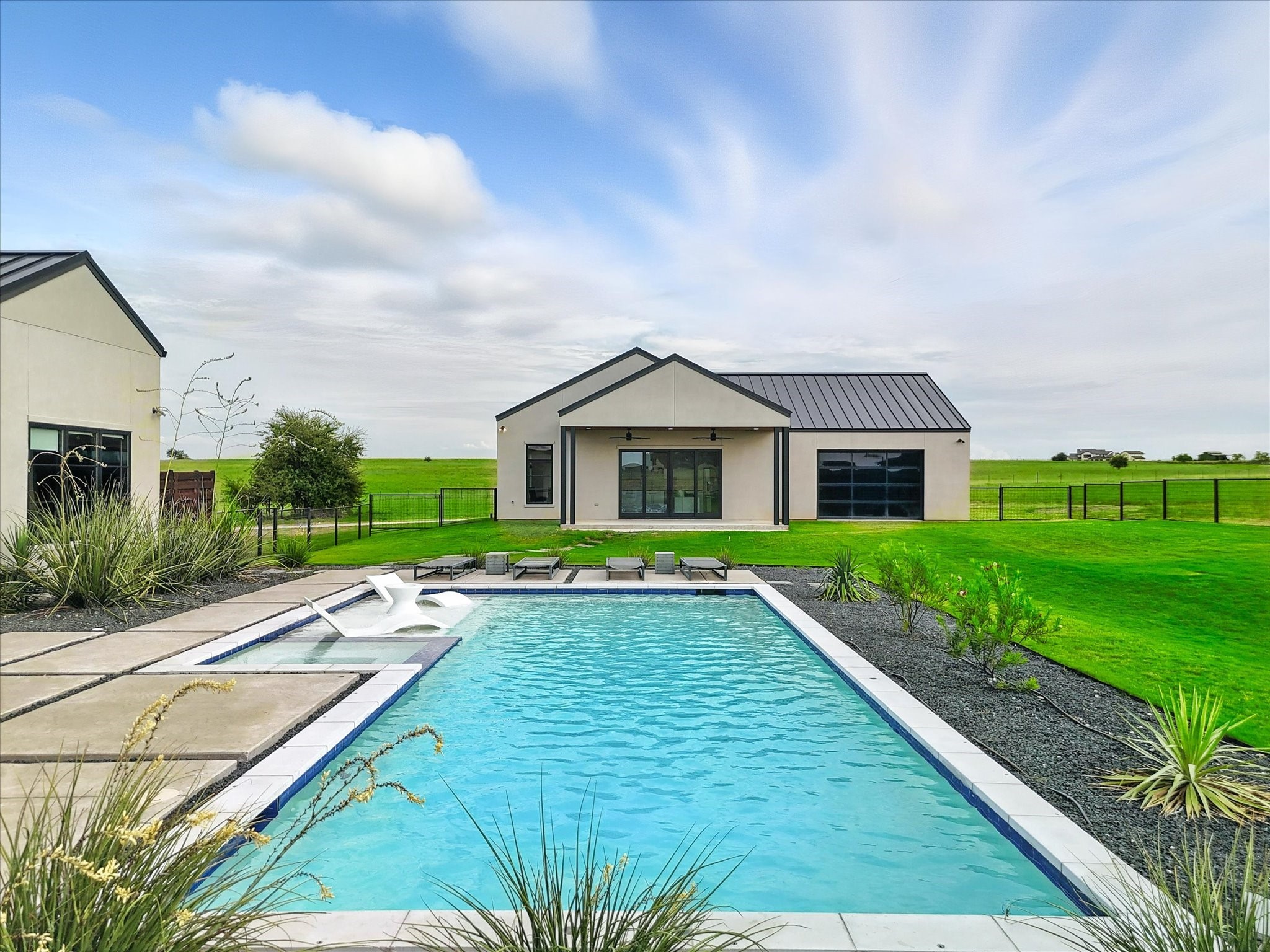 11102 East Rocky Creek