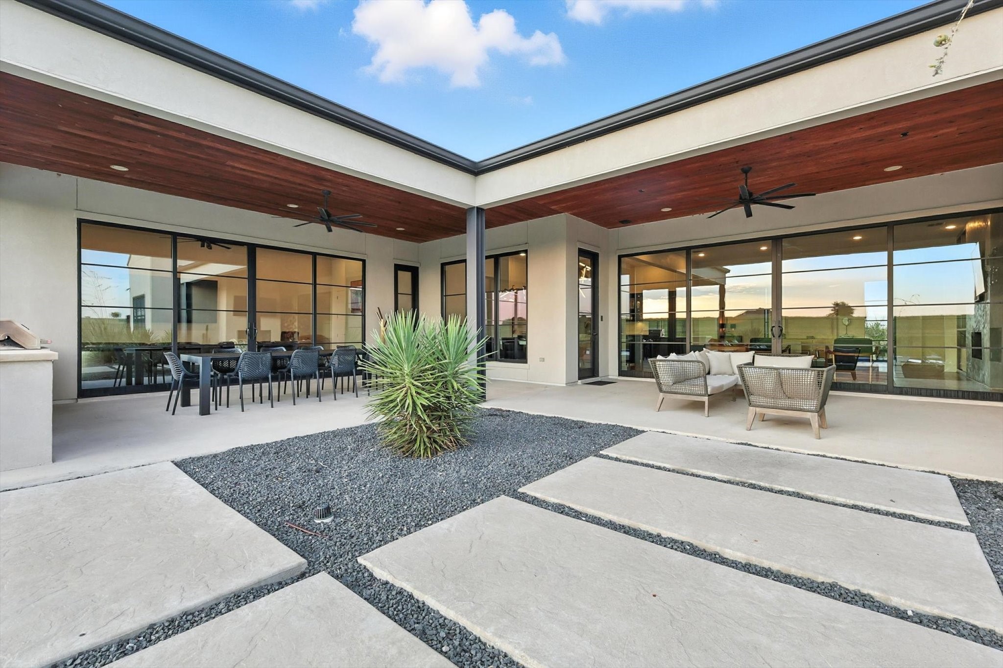 11102 East Rocky Creek