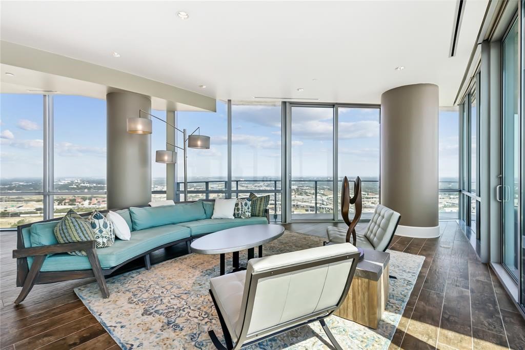 1301 Throckmorton Street 2503