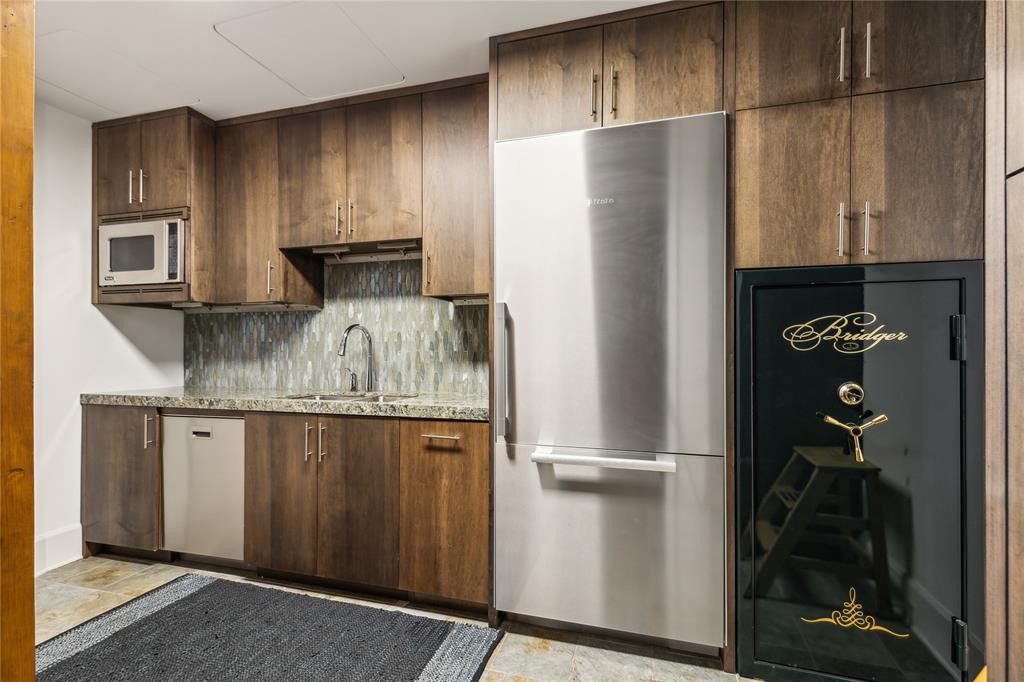 1301 Throckmorton Street 2503