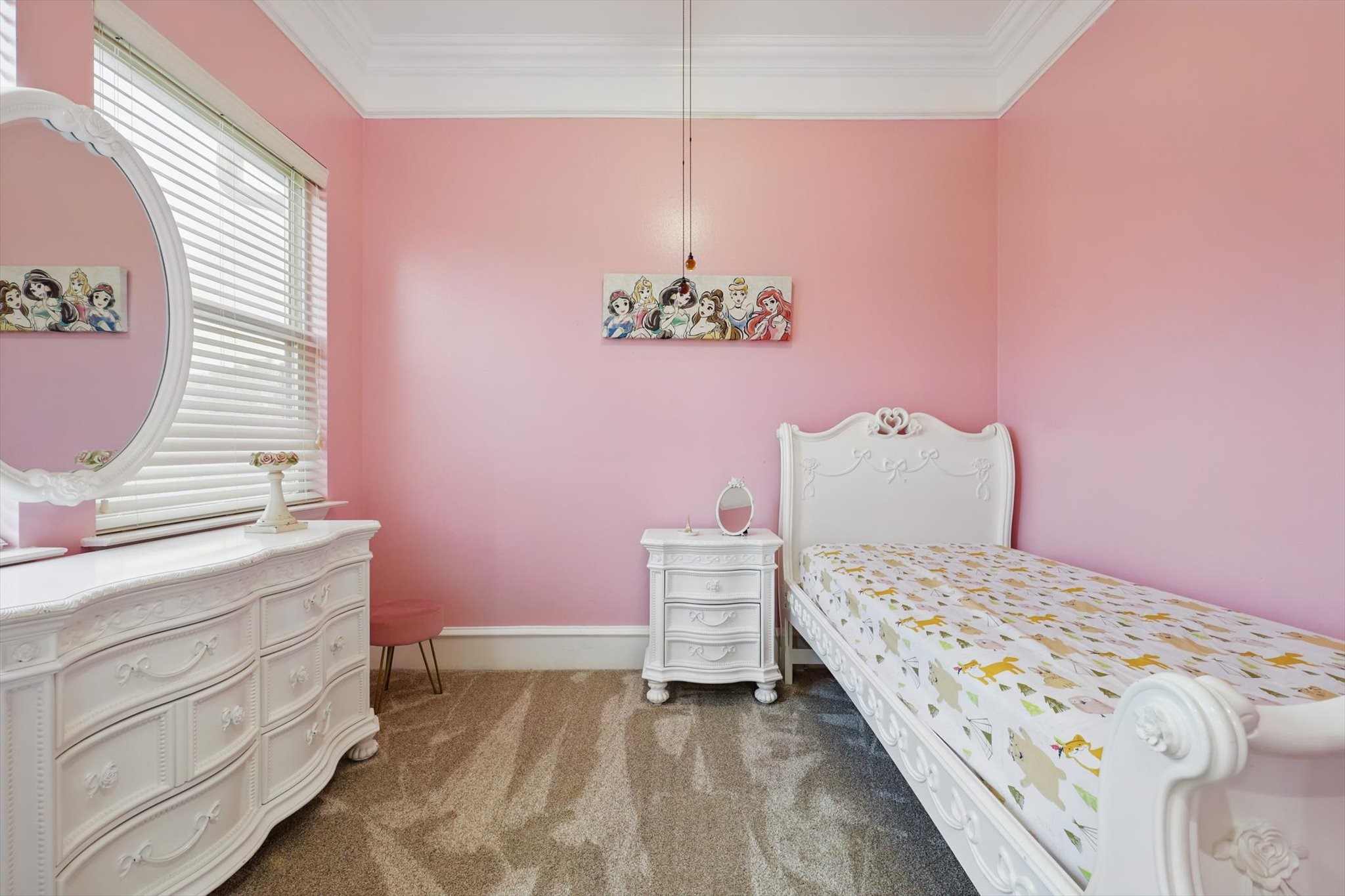 6260 Oak Hollow Drive